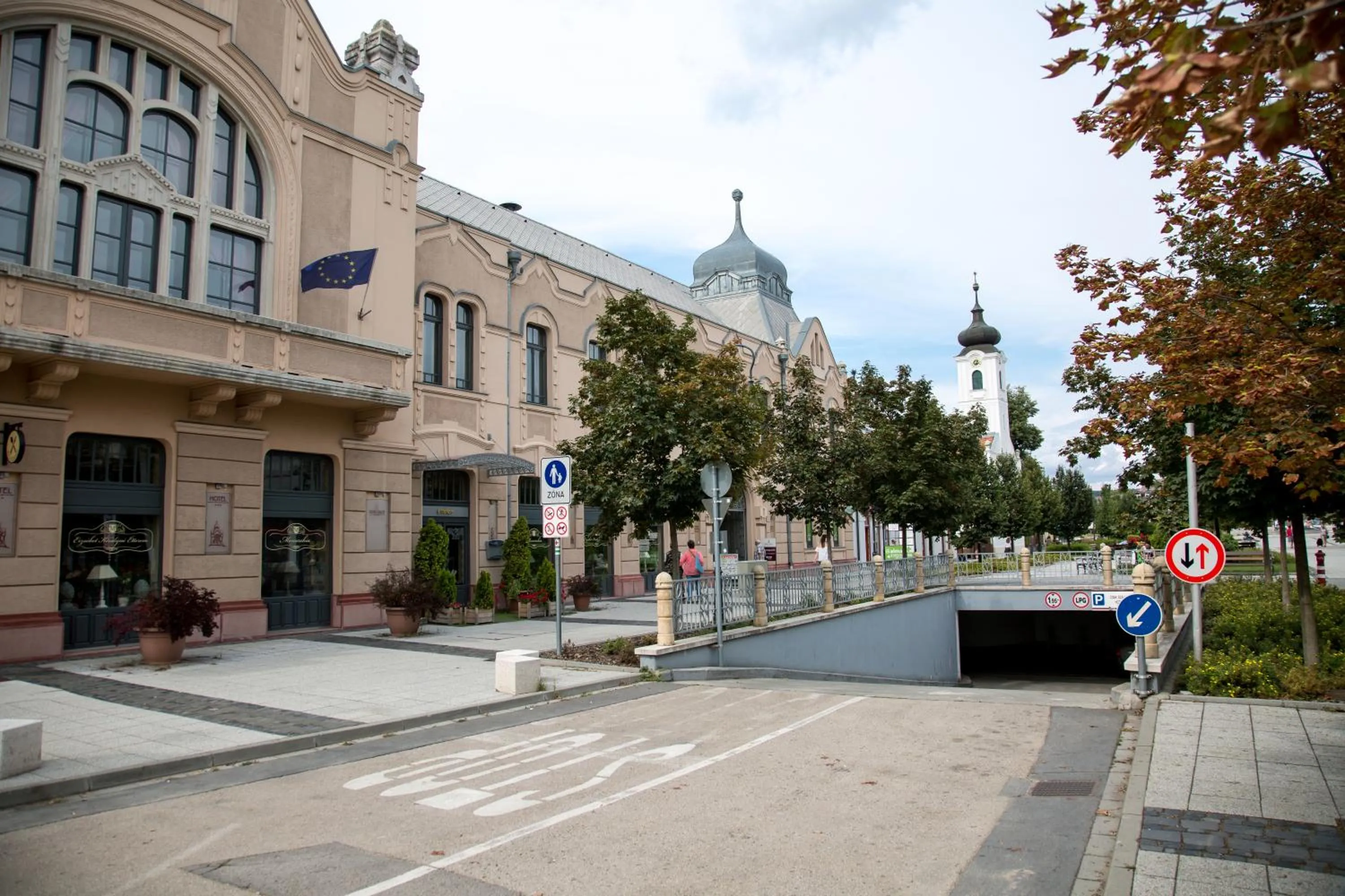Facade/entrance in Erzsébet Királyné Szálloda