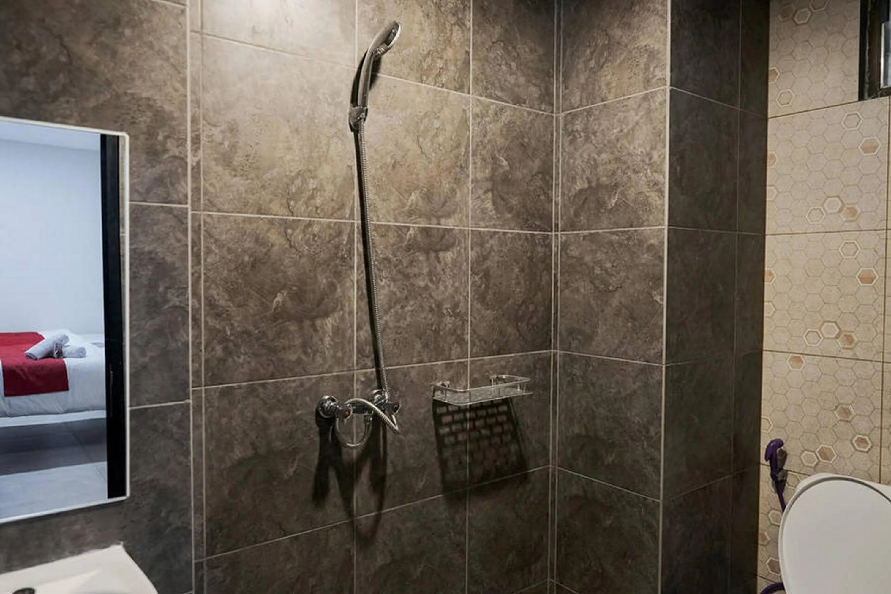 RedDoorz Plus near Taman Anggrek Mall