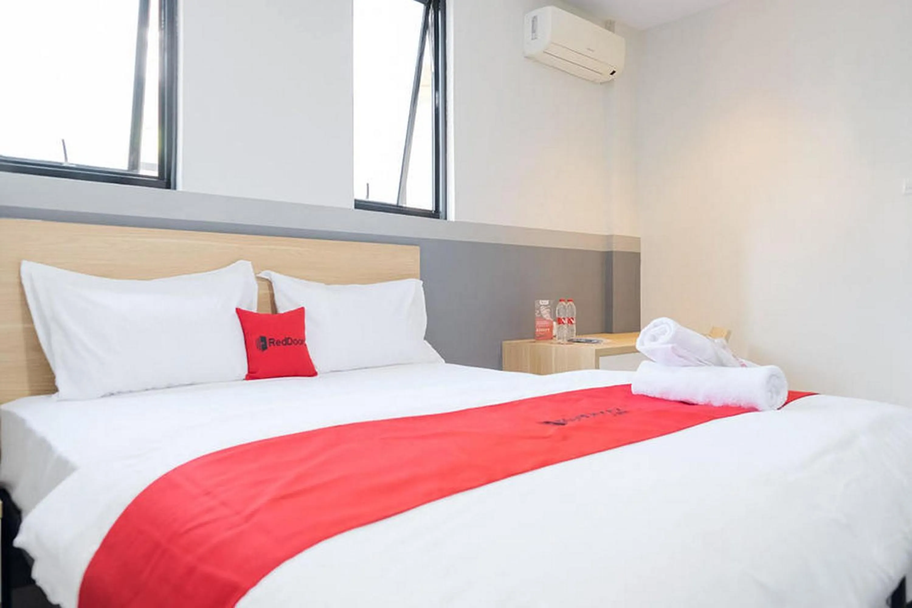 Bed in RedDoorz Plus near Taman Anggrek Mall