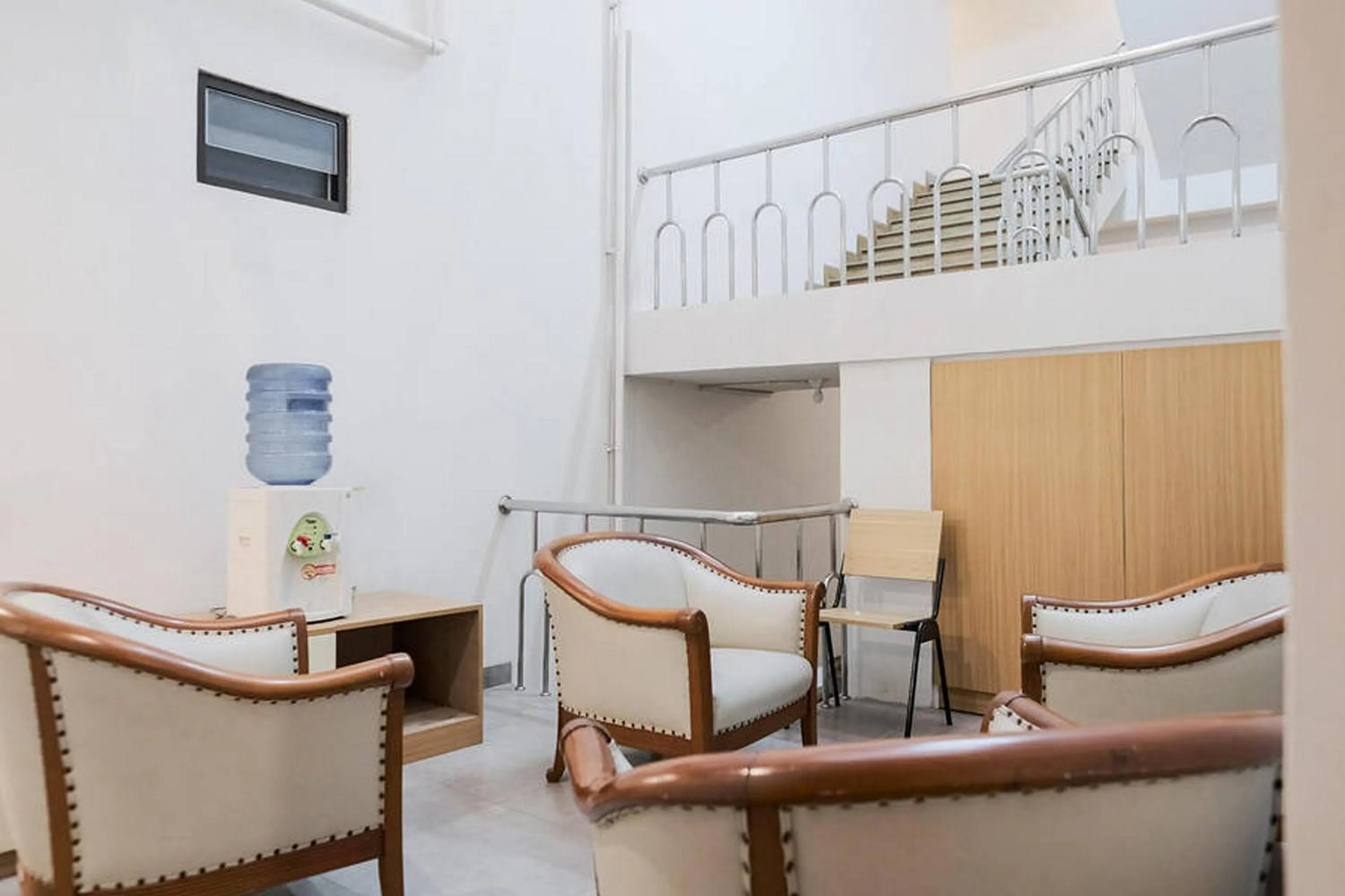 RedDoorz Plus near Taman Anggrek Mall