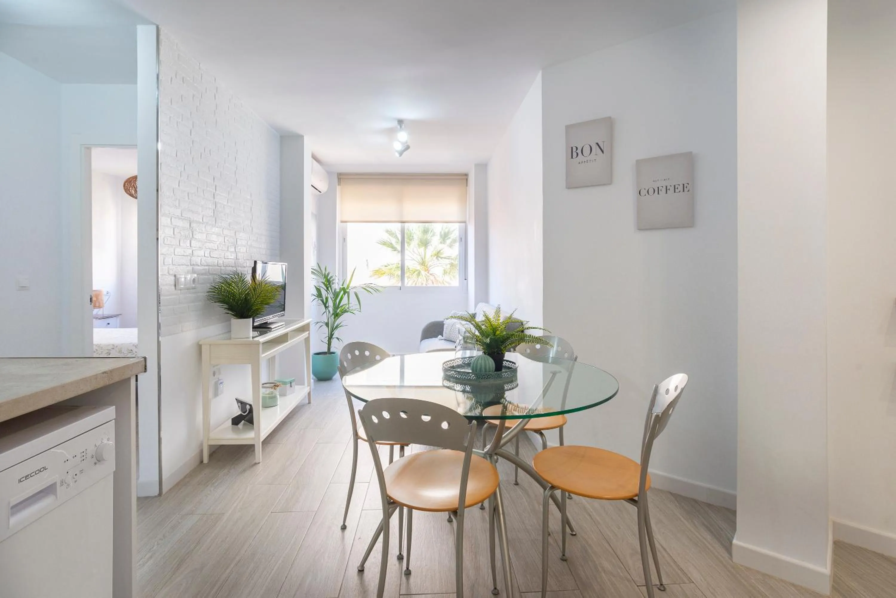 Coloma & Palo Beach by ELE Apartments