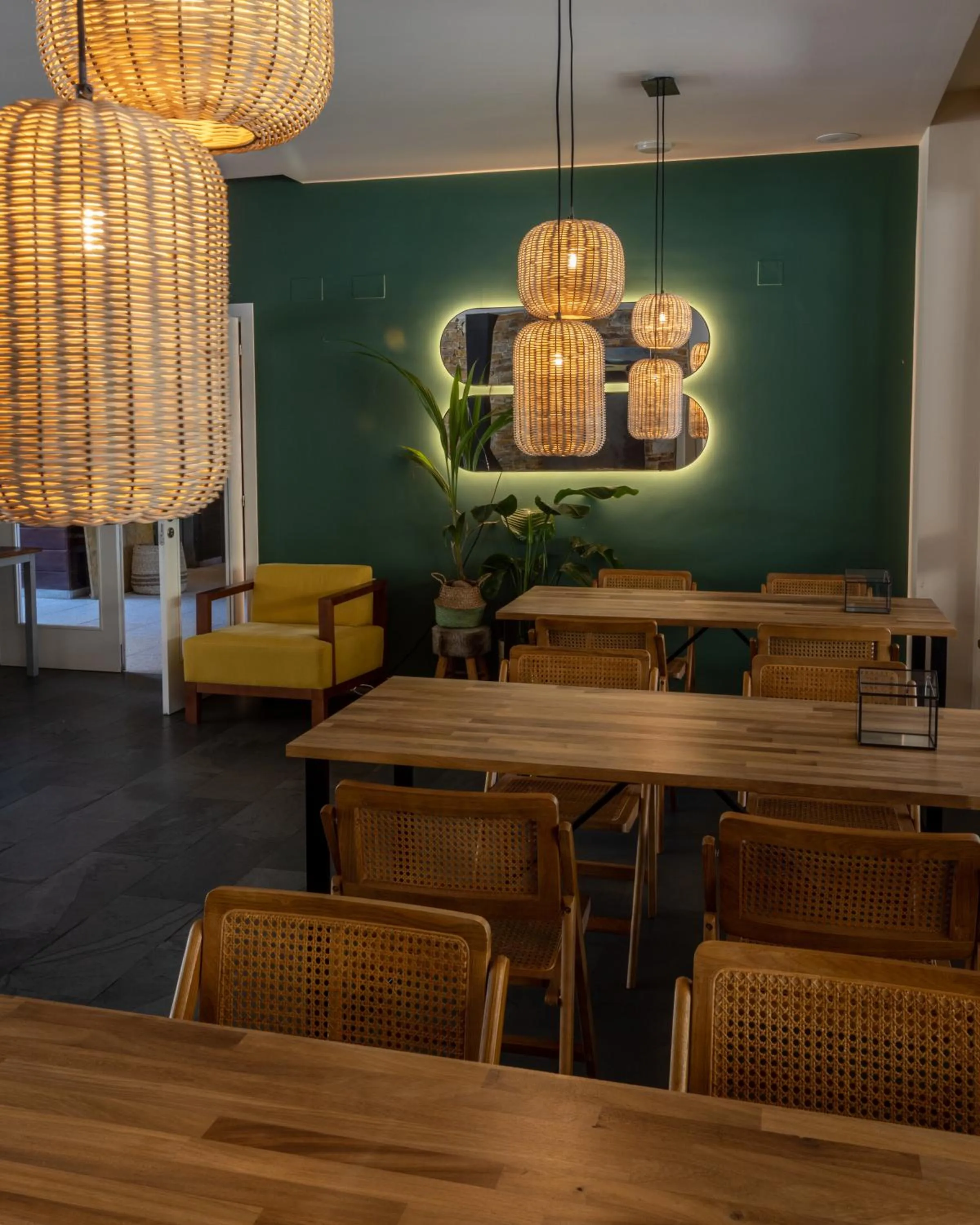 Lounge or bar in No-Mad Green Hotel