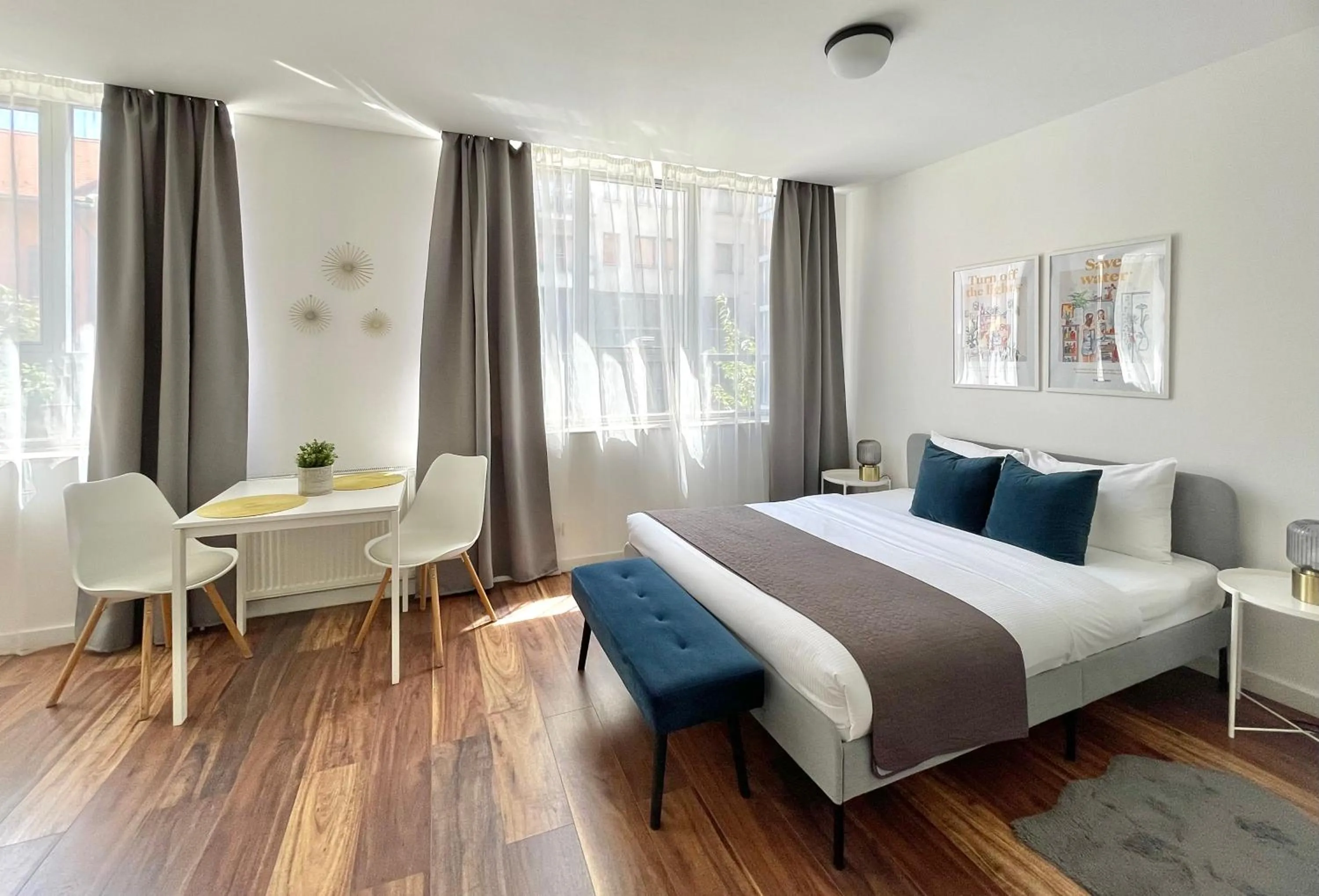 Photo of the whole room, Bed in Central Passage Apartments by Vagabond Downtown