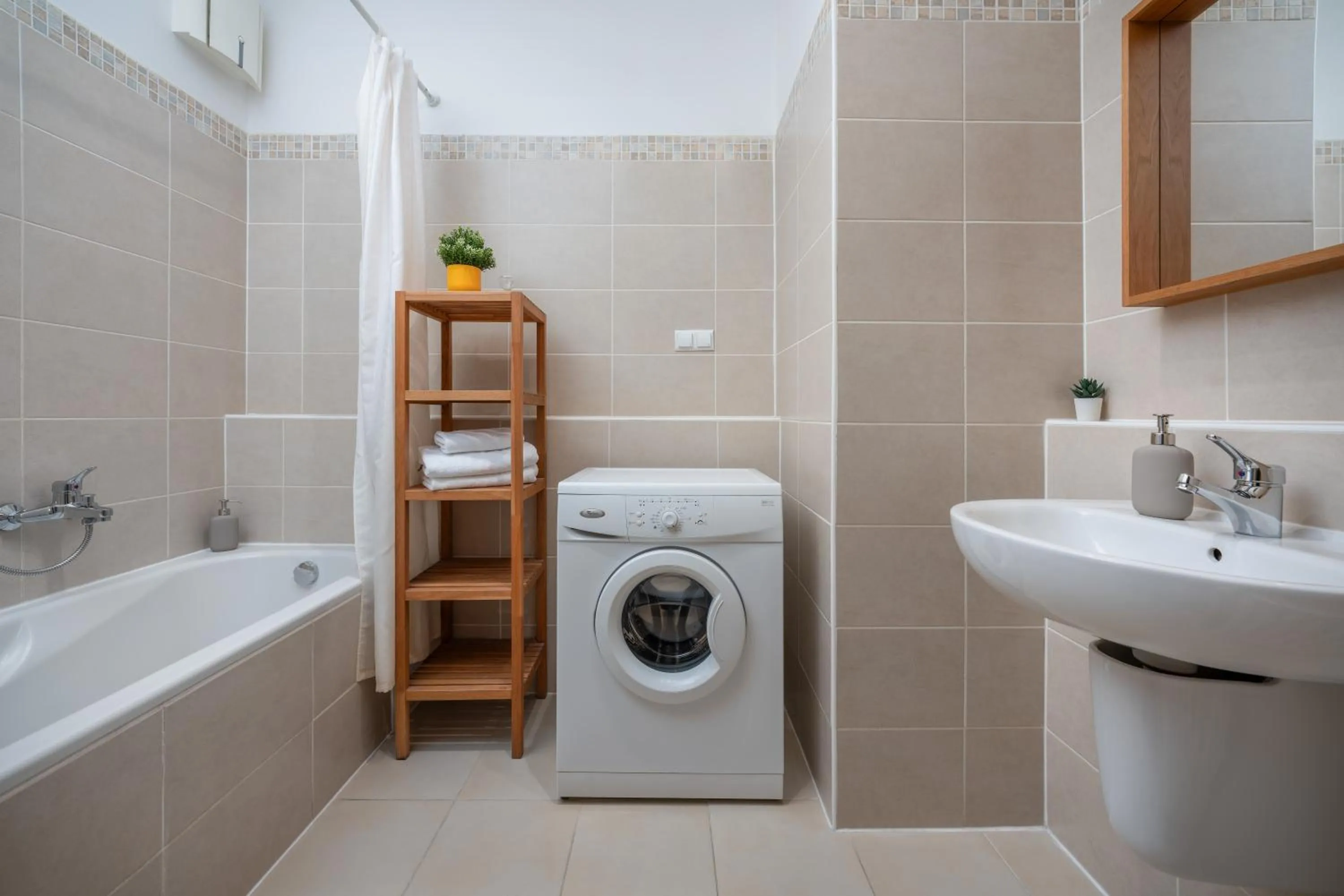 Bathroom in Central Passage Apartments by Vagabond Downtown