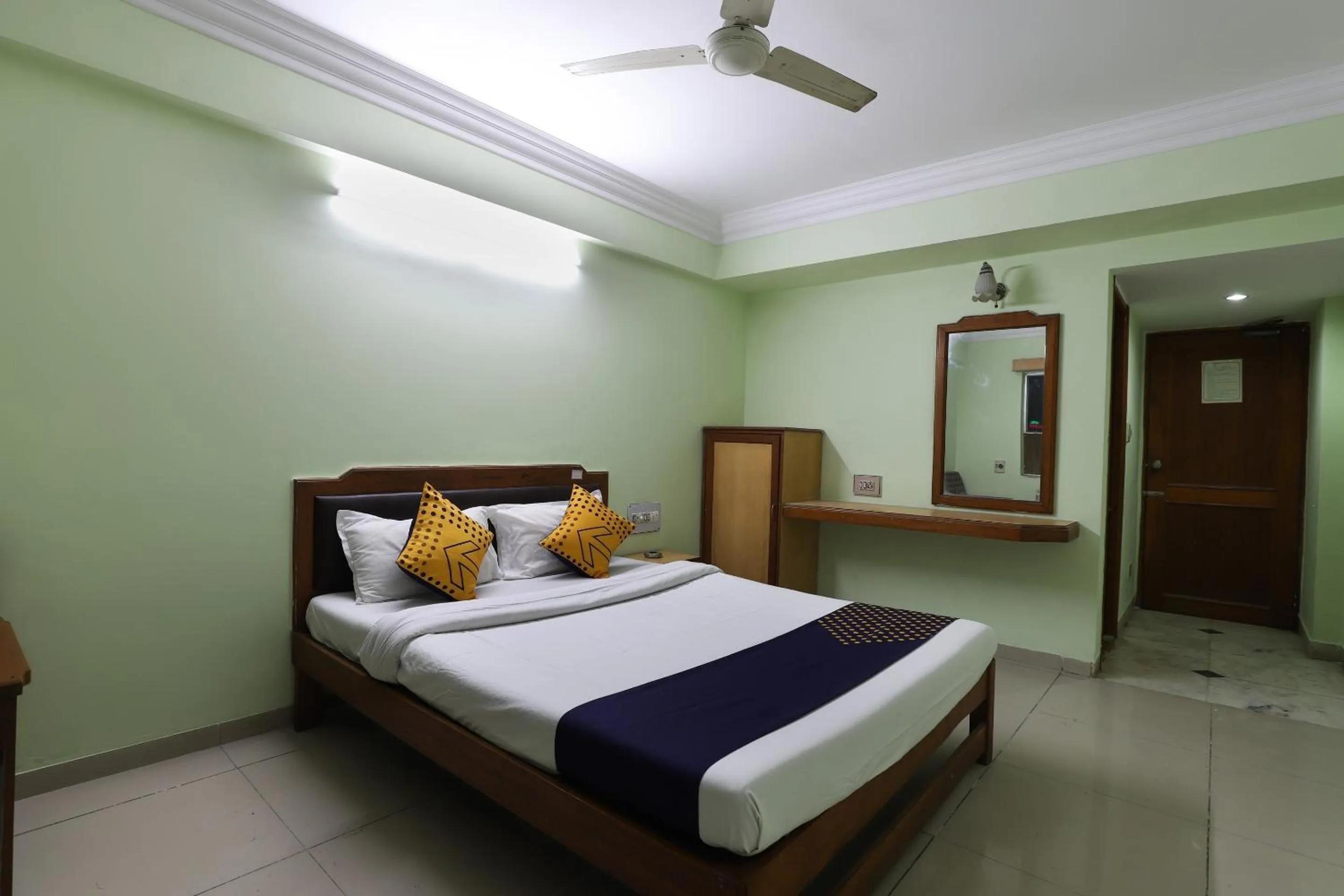 Bathroom, Bed in SPOT ON Hotel Hilltop