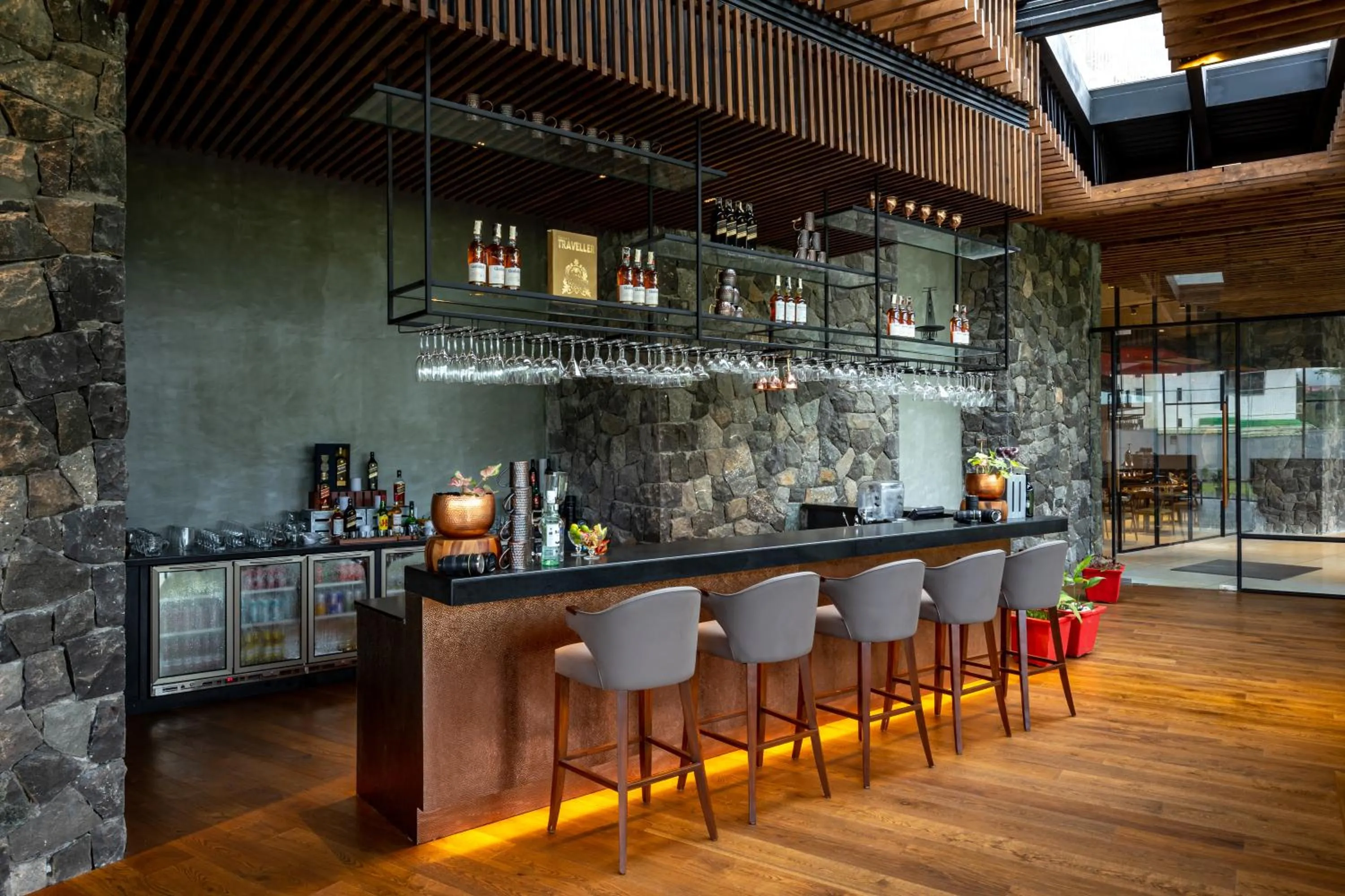 Lounge or bar in Radisson Resort and Spa Lonavala