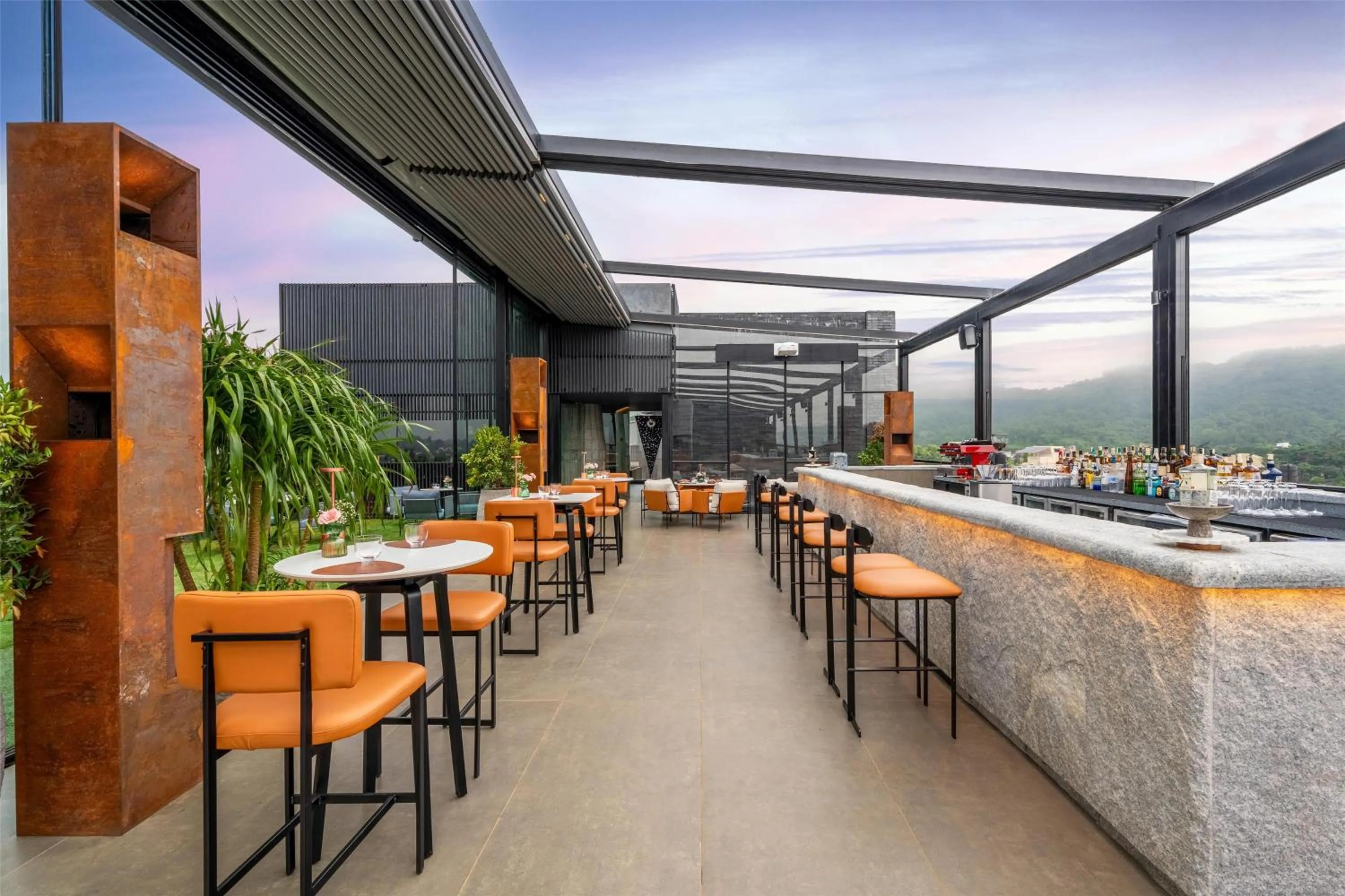 Lounge or bar in Radisson Resort and Spa Lonavala