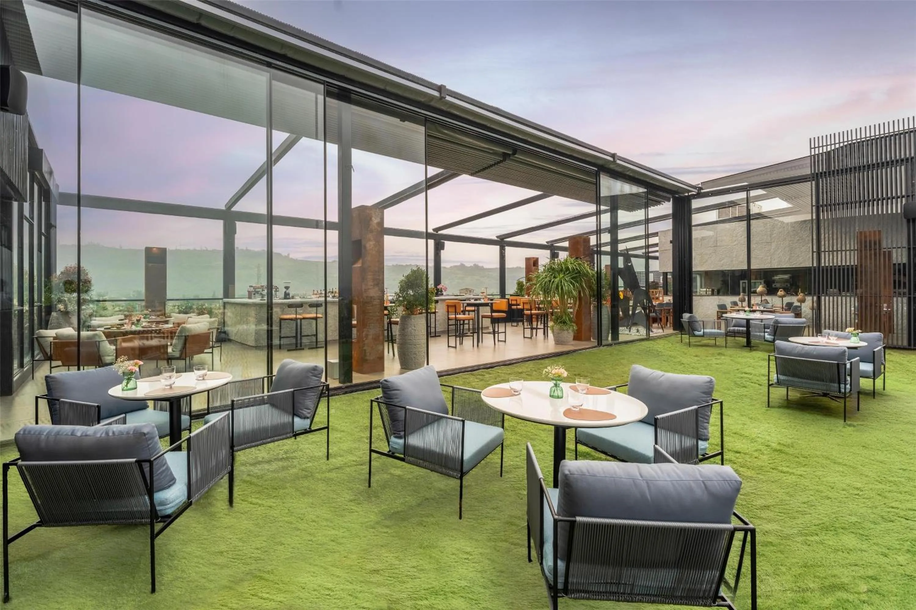 Lounge or bar in Radisson Resort and Spa Lonavala