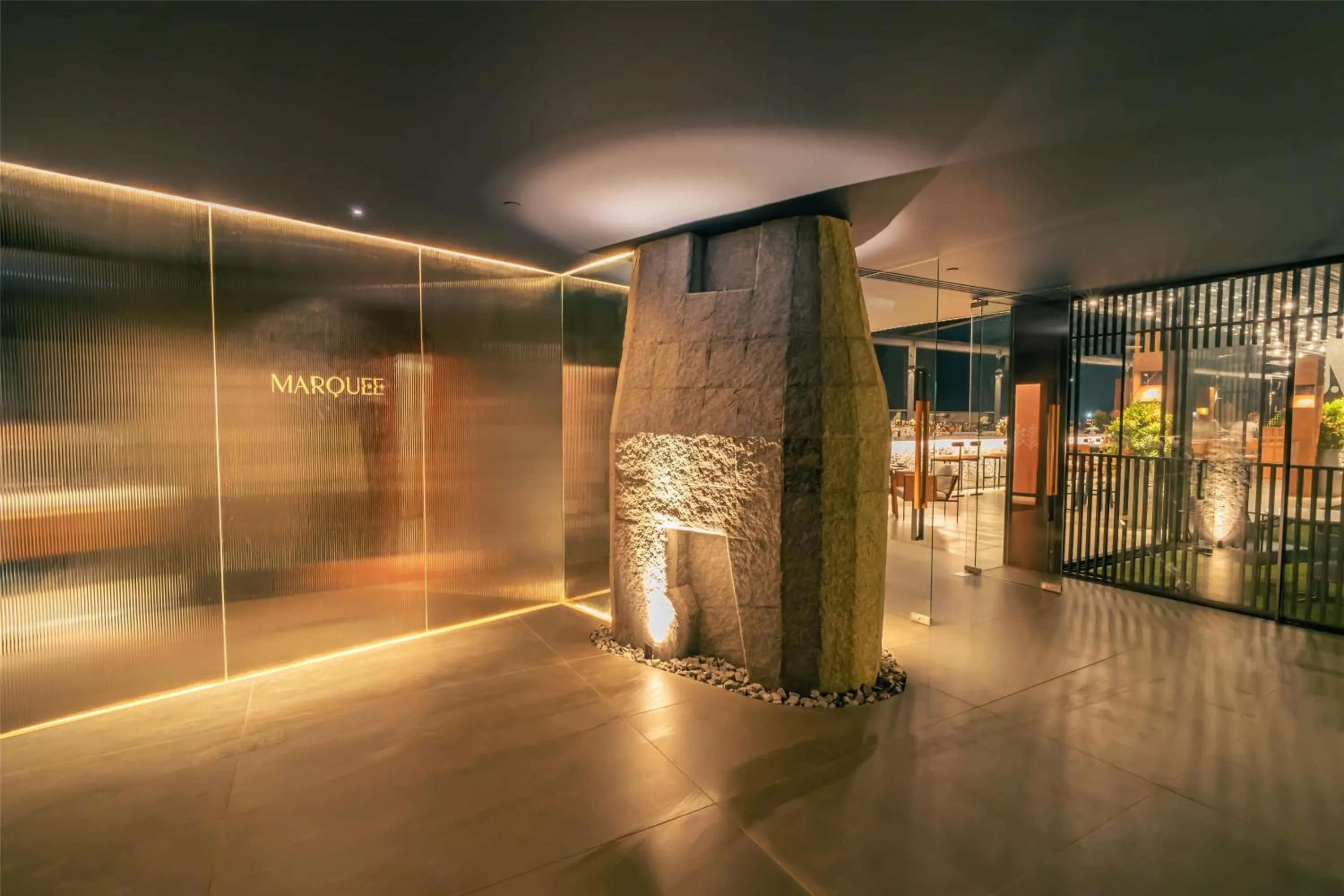 Lounge or bar in Radisson Resort and Spa Lonavala