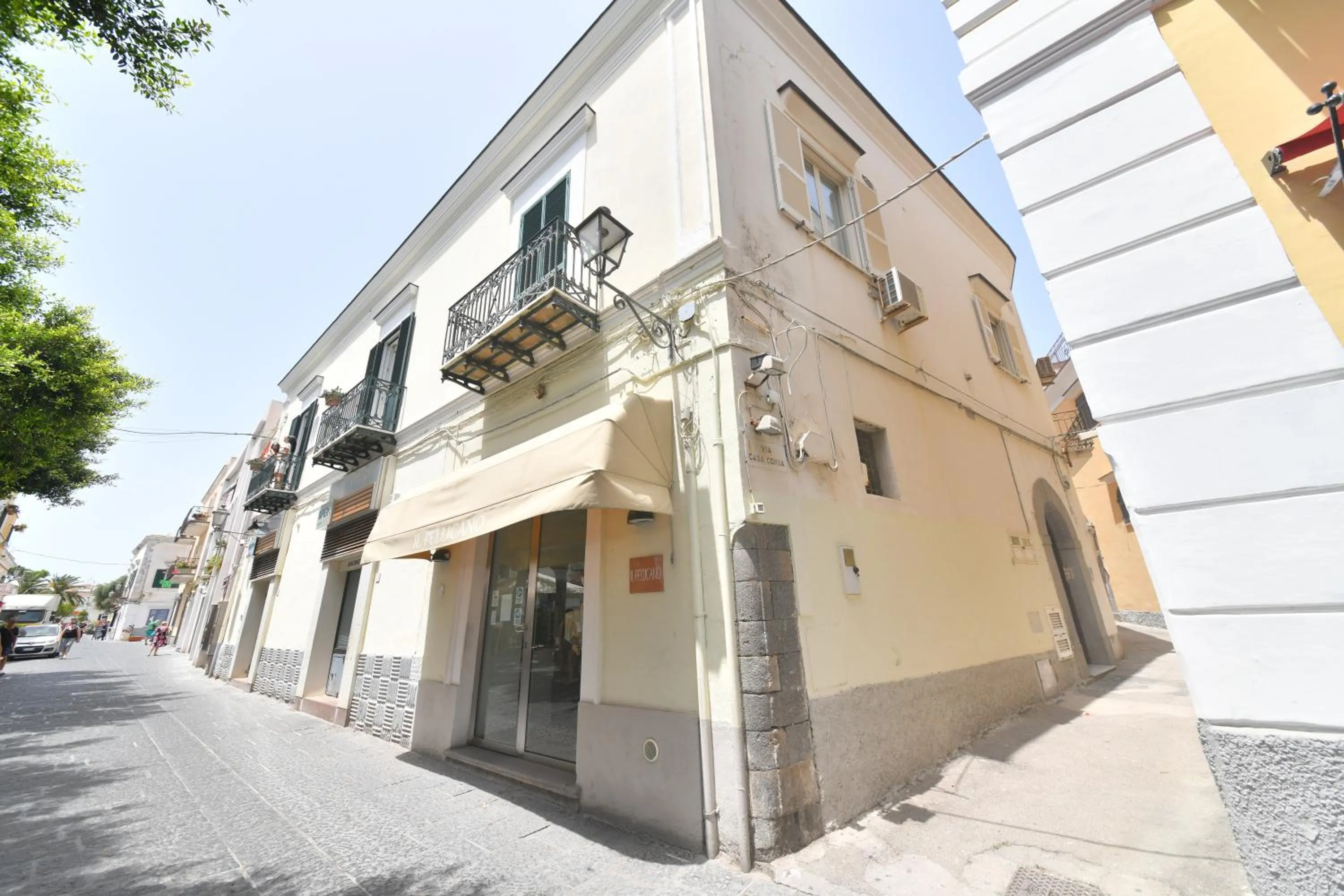 Property building in Queen Suite - Luxury Rooms