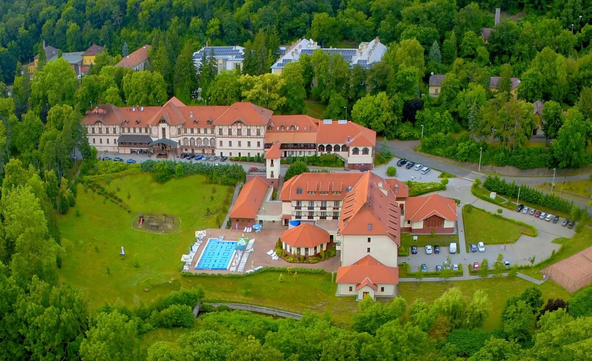 Property building in Erzsébet Park Hotel