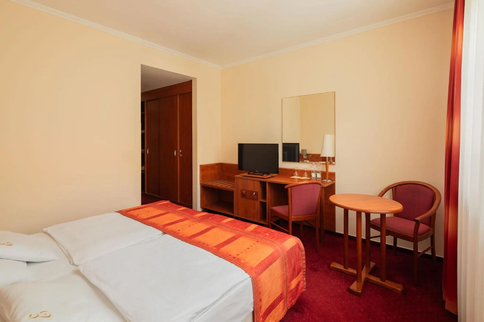 Bed in Erzsébet Park Hotel