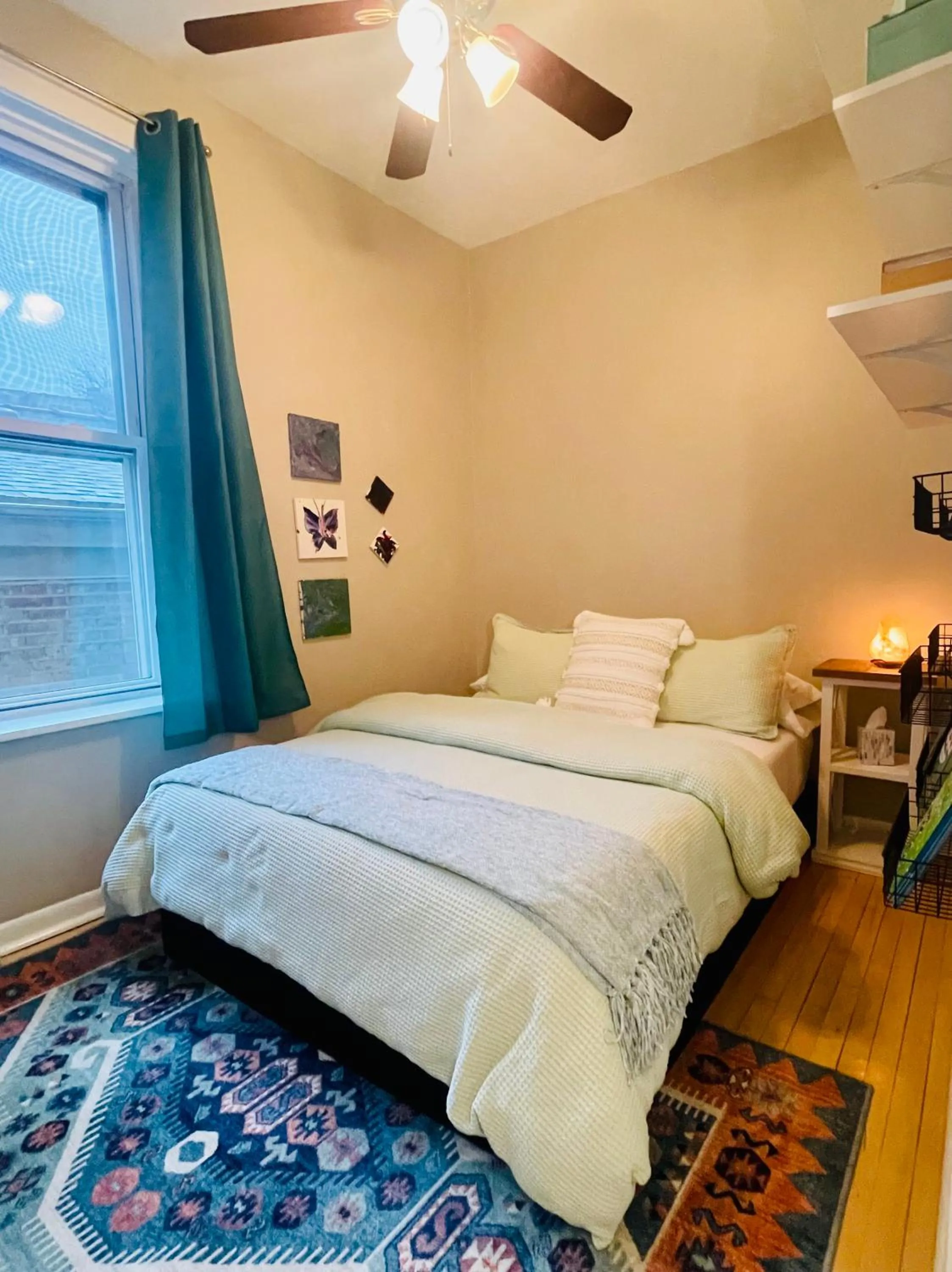 Bedroom, Bed in Sunny, Spacious, 3BR 1BA Davlin INN Chicago