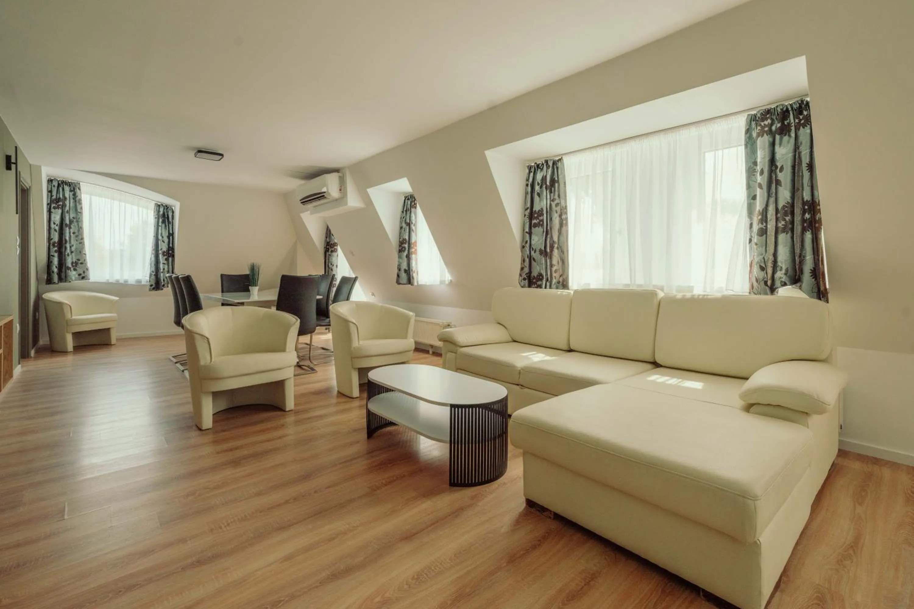 Caesar Apartments & Rooms
