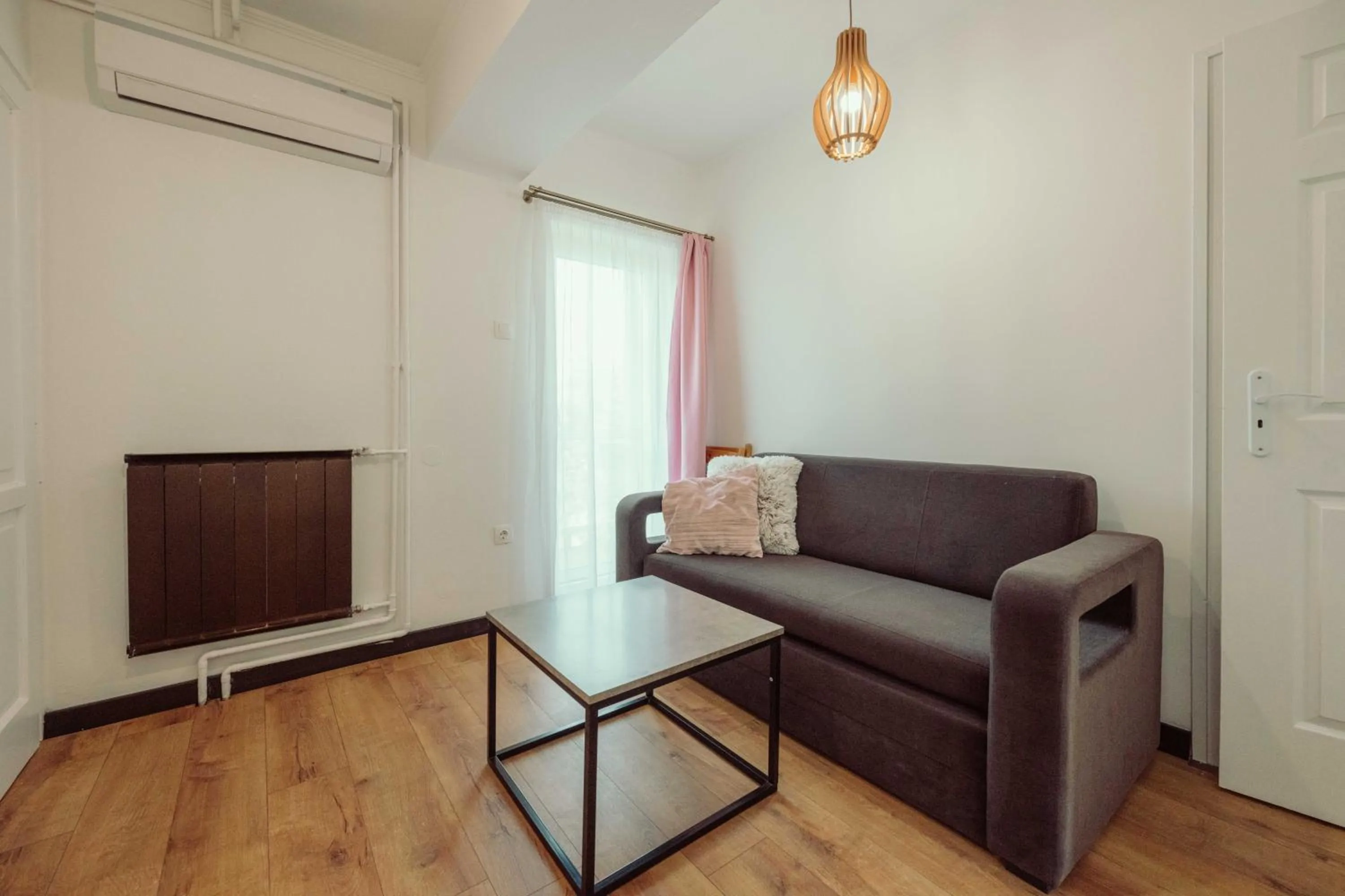 Caesar Apartments & Rooms