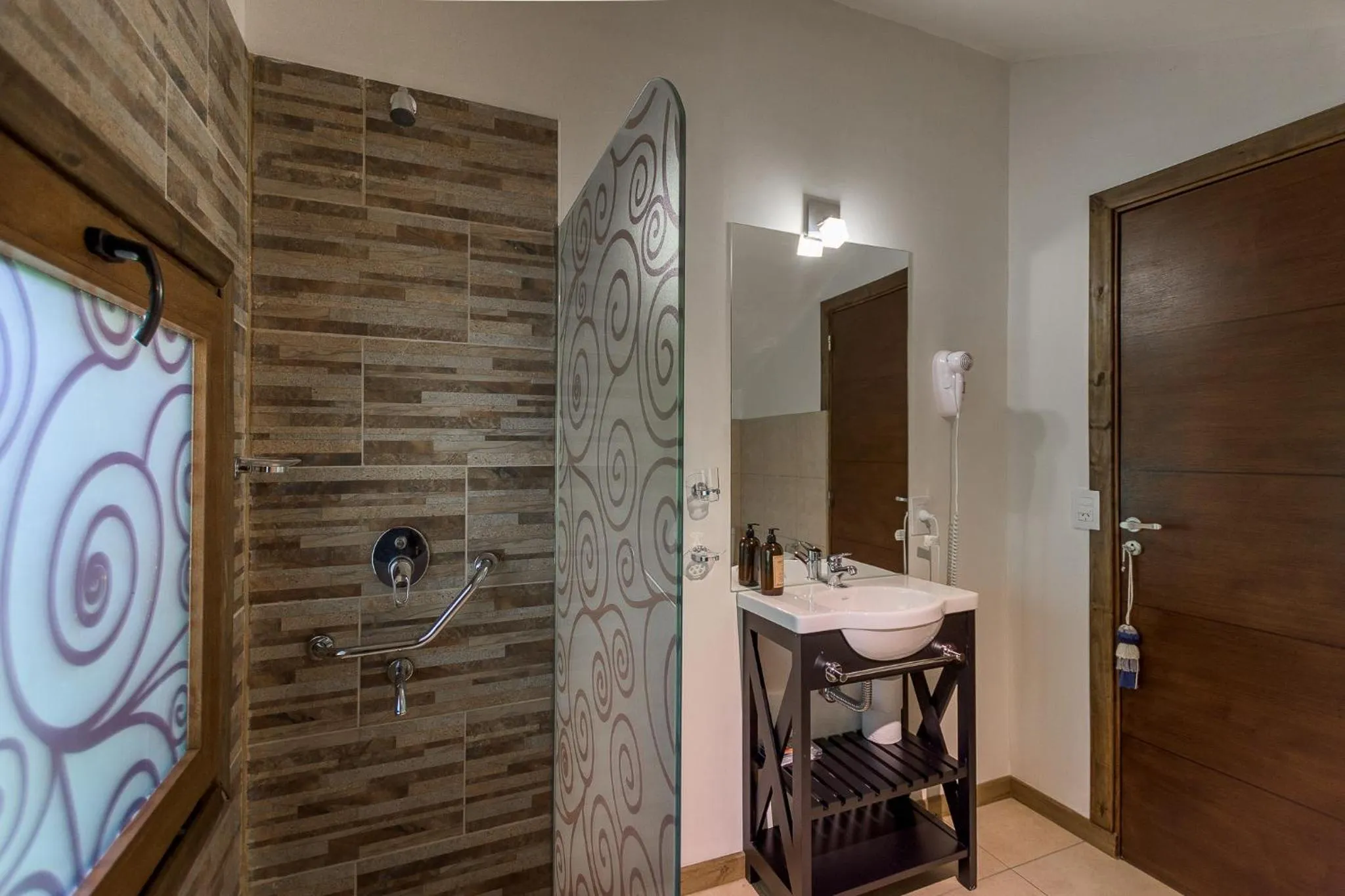 Shower in Solar Selvana - Casas de montaña