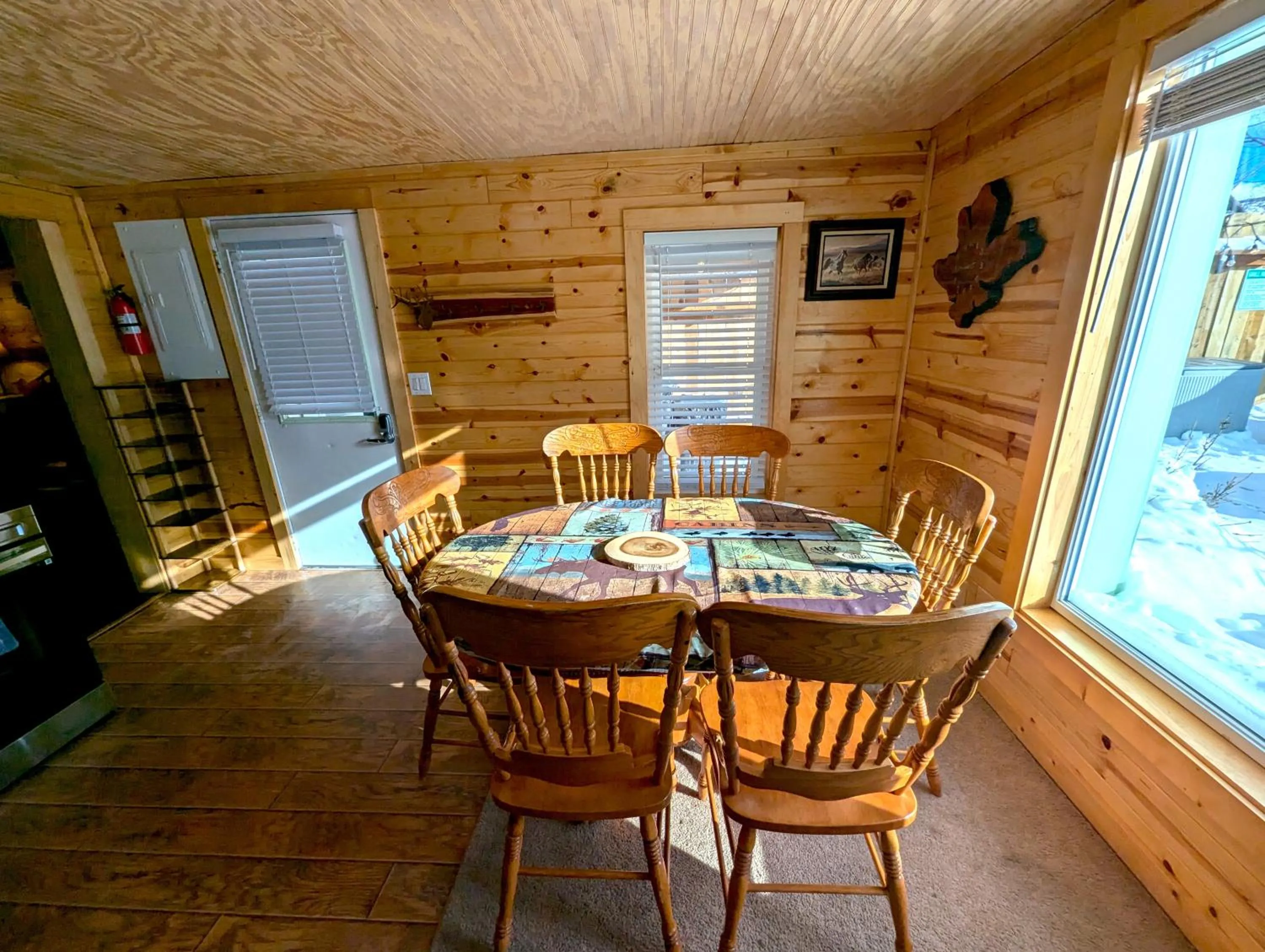 Yellowstone Treasure Guesthouses on the River