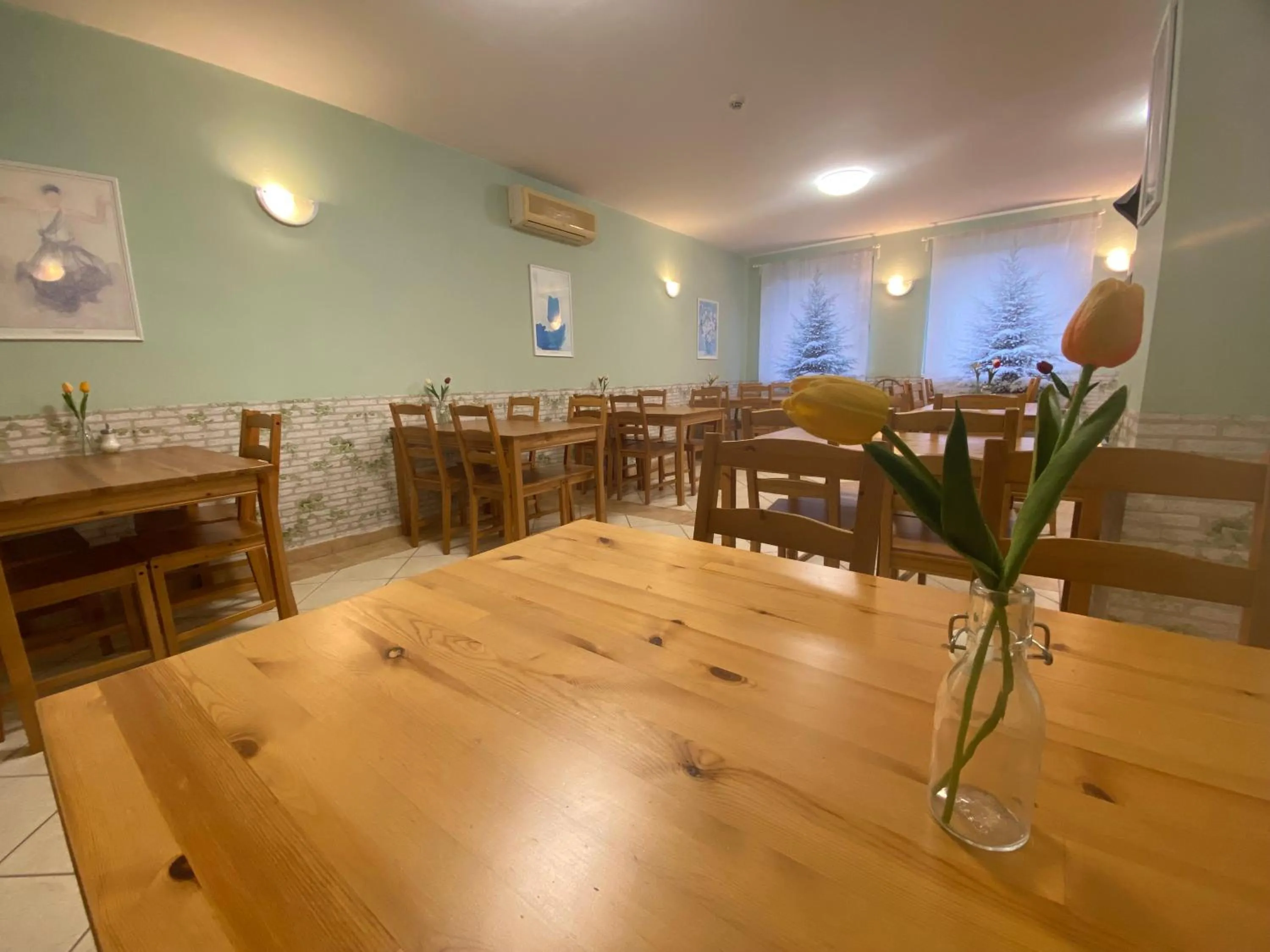 Restaurant/places to eat in Hotel Ferihegy