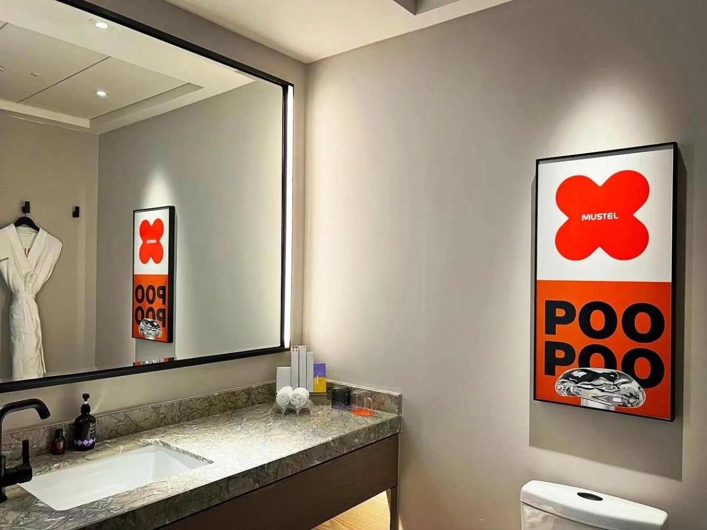 Toilet in Mustel Hotel Knowledge City Guangzhou