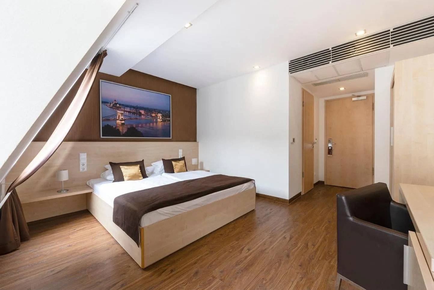 Photo of the whole room, Bed in Promenade City Hotel