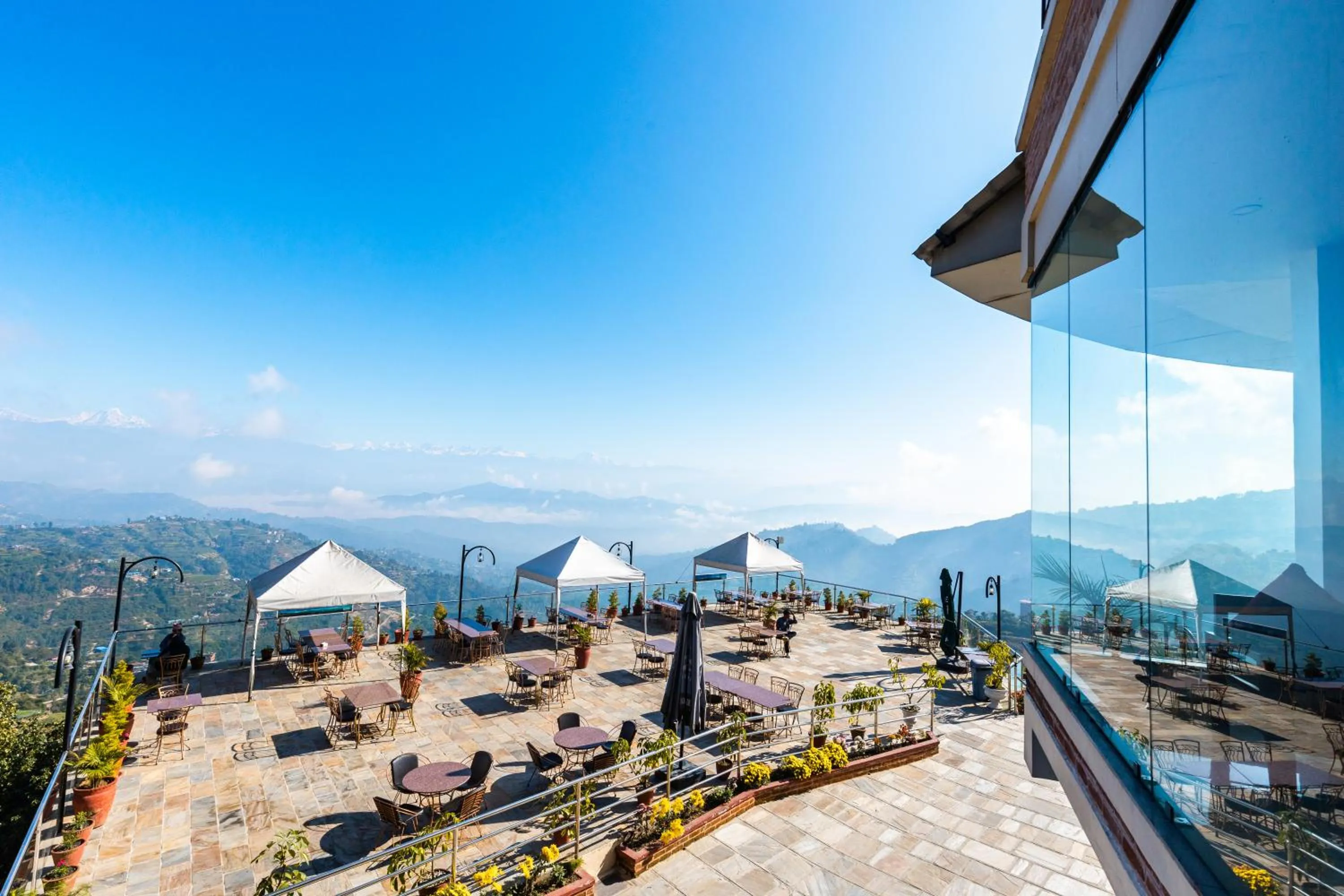 Restaurant/places to eat in Himalaya Drishya Resort