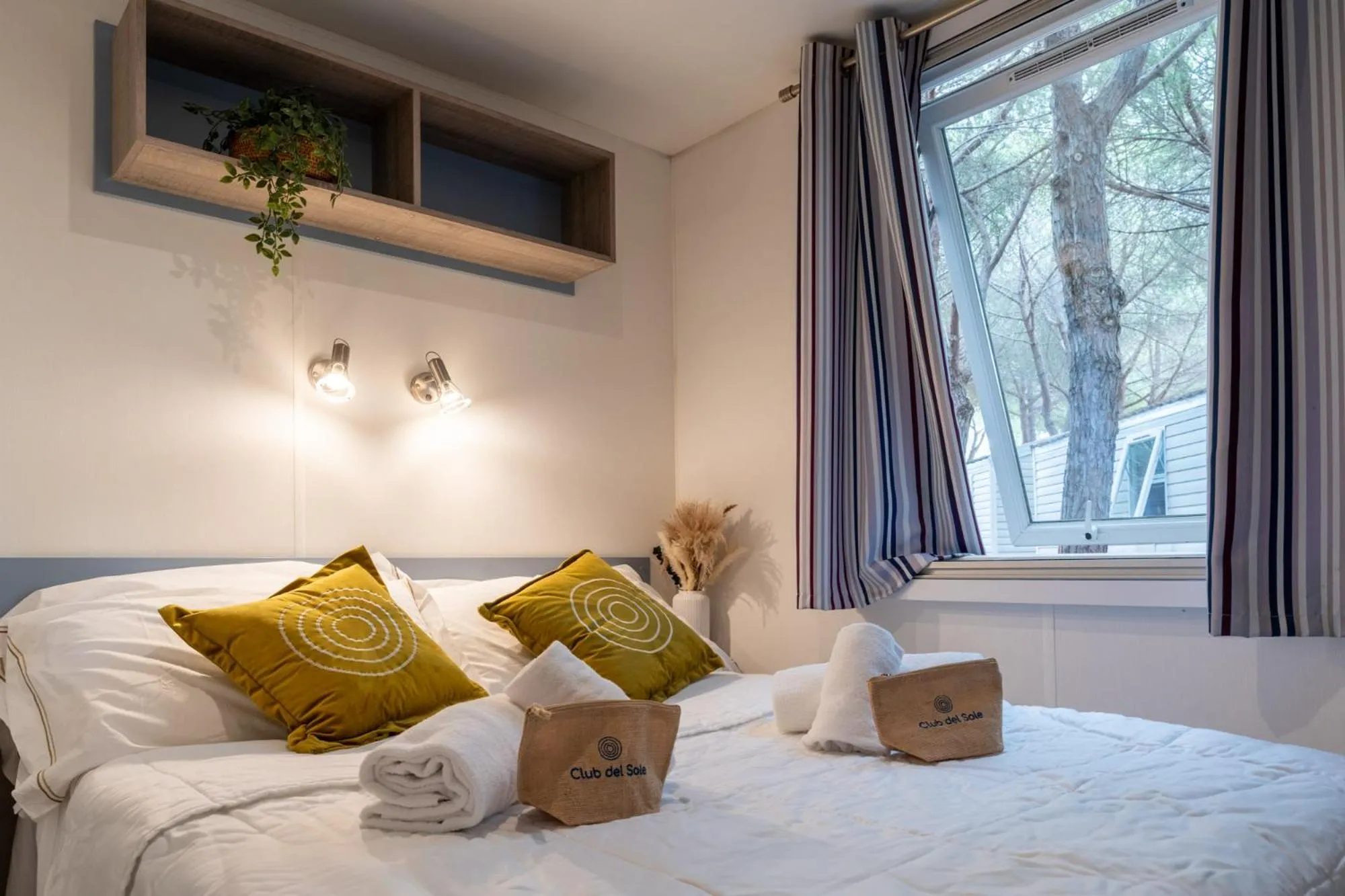 Bedroom, Bed in Club del Sole Orbetello Family Collection