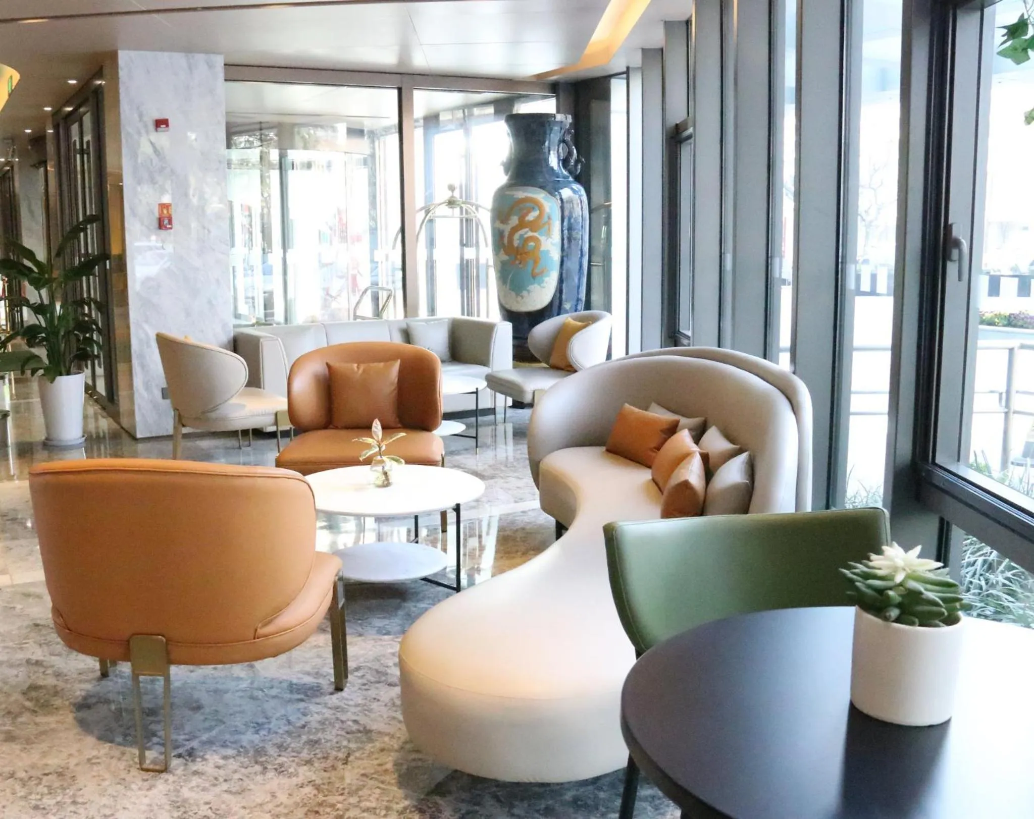 Restaurant/places to eat in Holiday Inn Shanghai Huaxia by IHG - overlooking city scenery at Sky View Restaurant