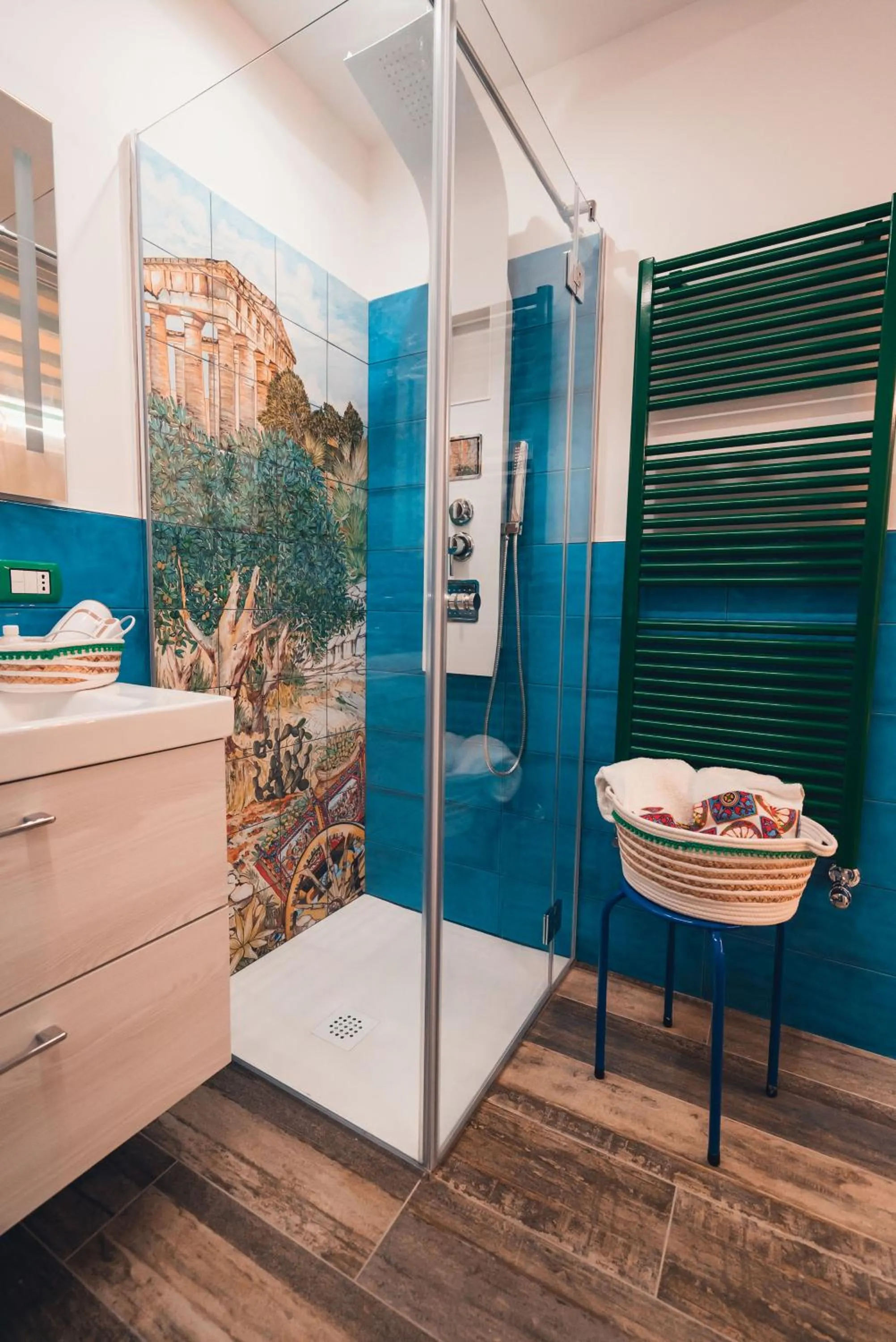 Bathroom in macchia mediterranea