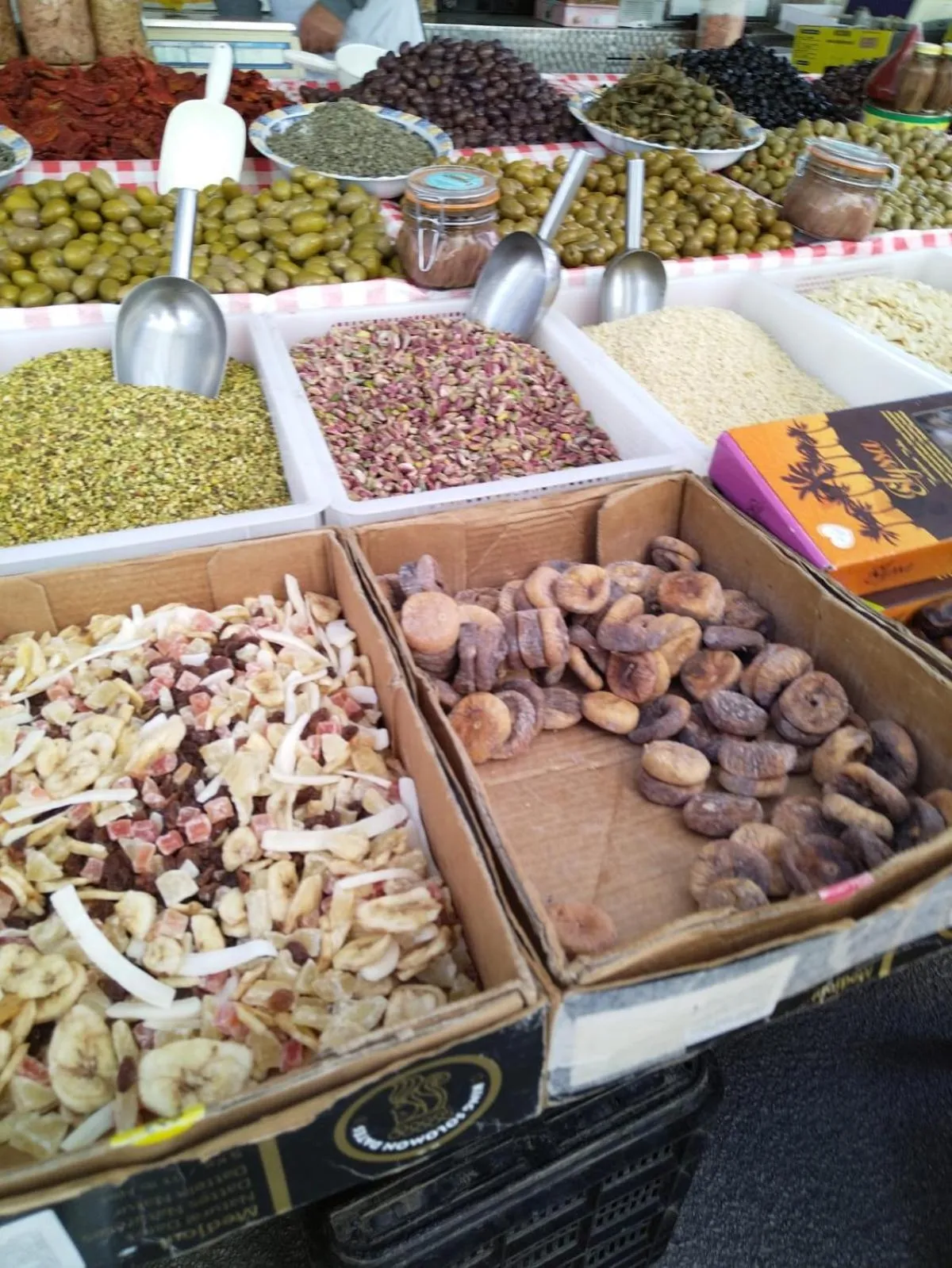 Food and drinks in macchia mediterranea