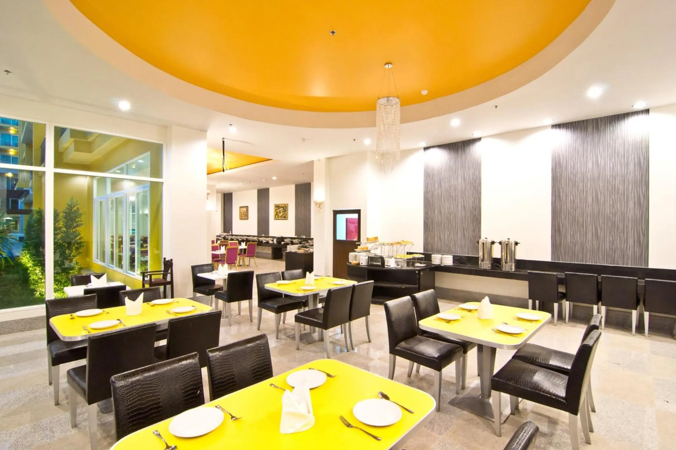 Restaurant/places to eat in Grand Bella