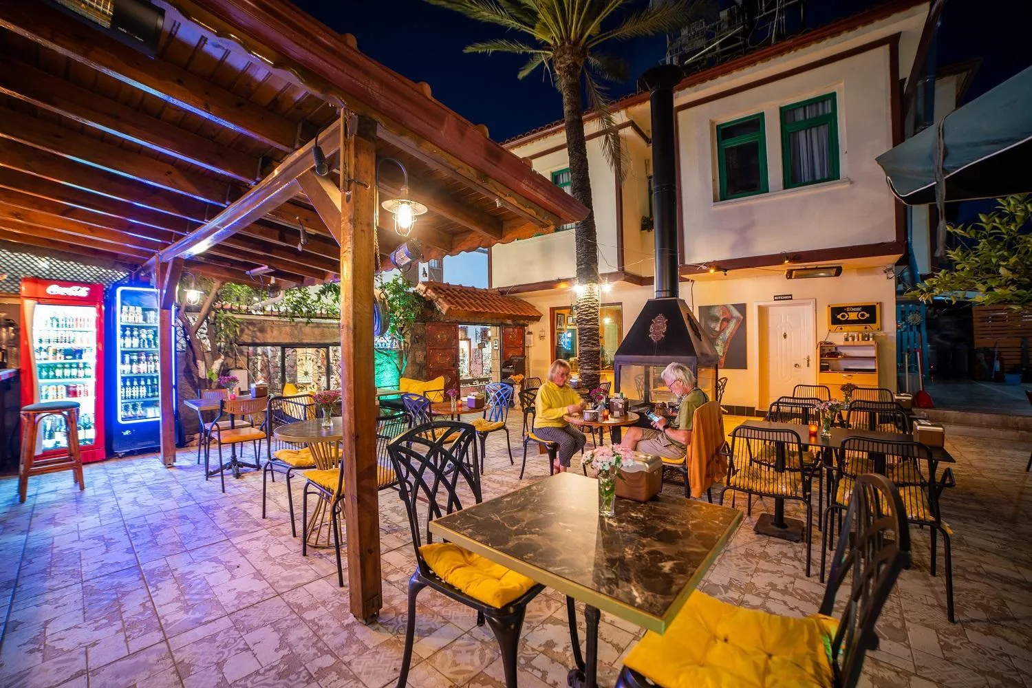 Restaurant/places to eat in Tu Casa Linda