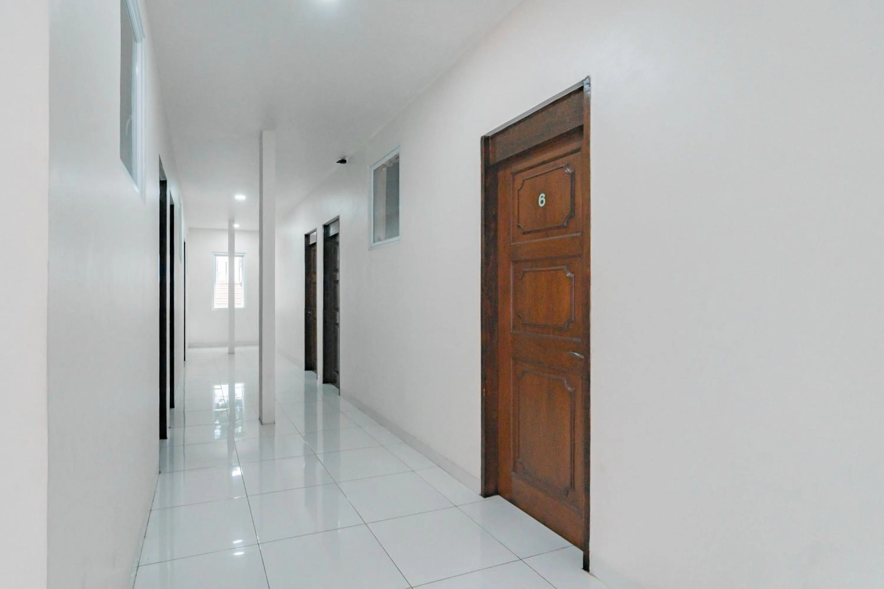 Floor plan in RedDoorz near Prujakan Station Cirebon