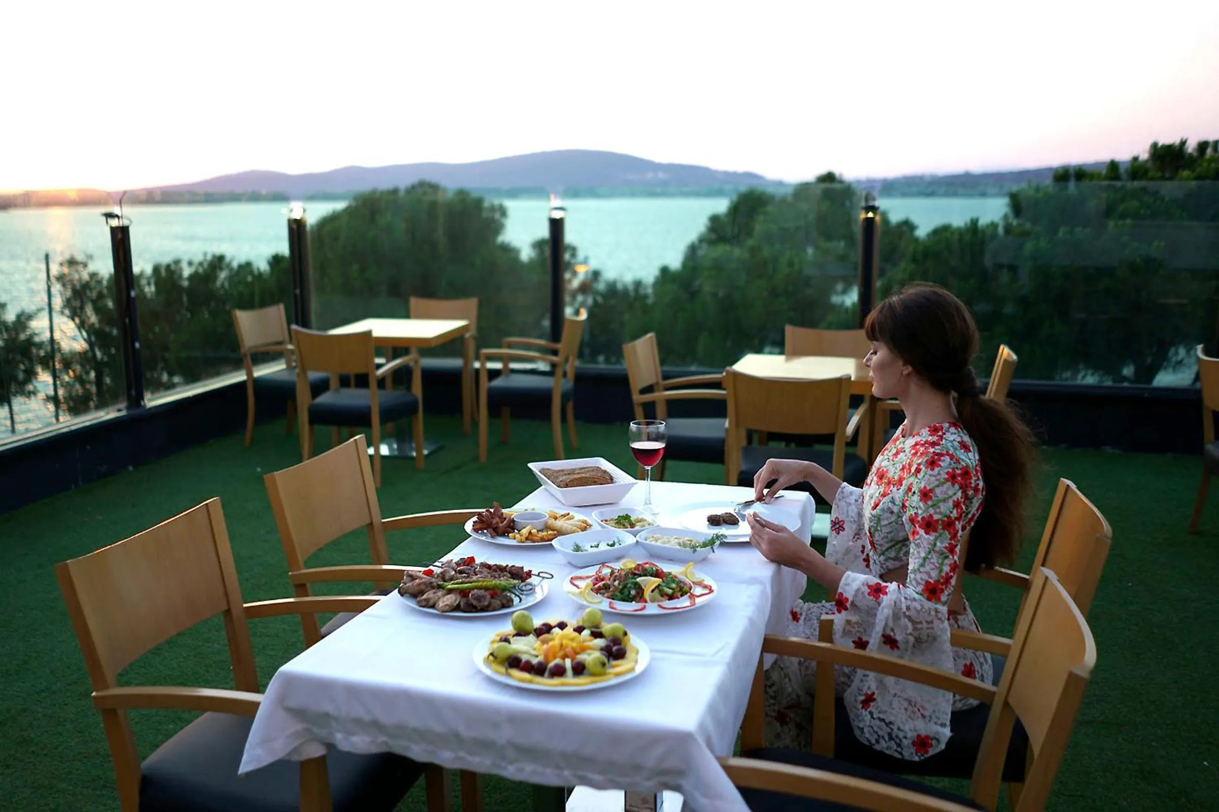 Restaurant/places to eat in Çamlık 87 Hotel Ayvalık