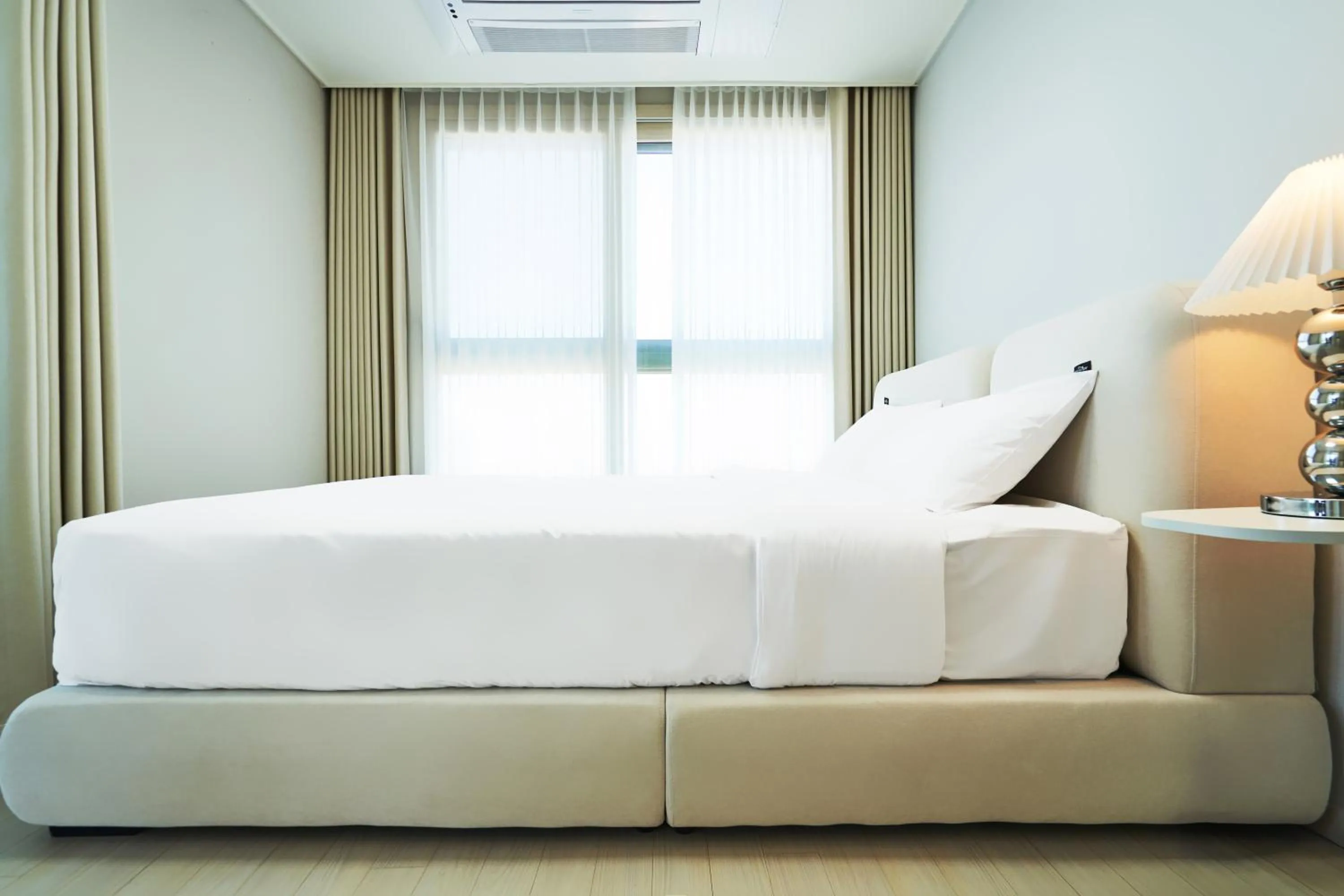 Bedroom, Bed in The November Stay In landmark