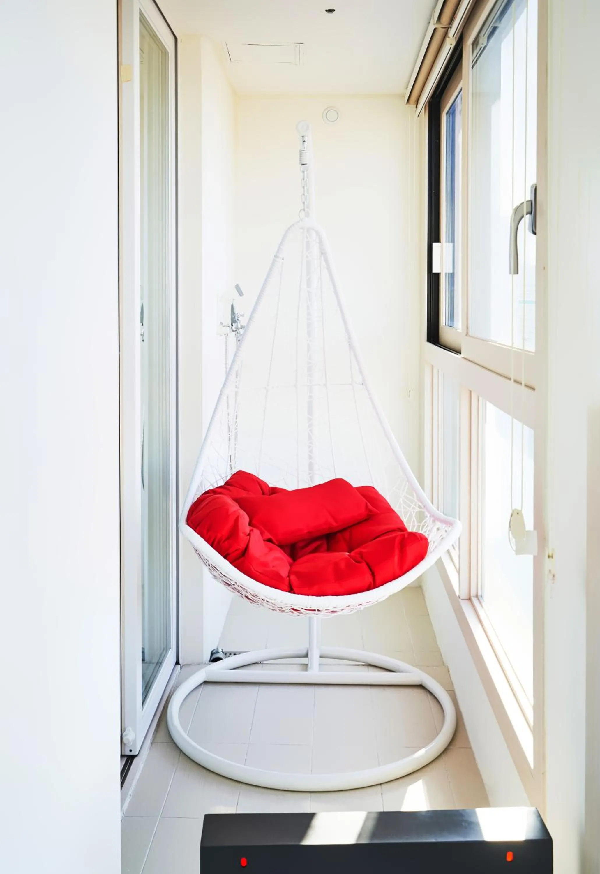 Balcony/Terrace, Bed in The November Stay In landmark