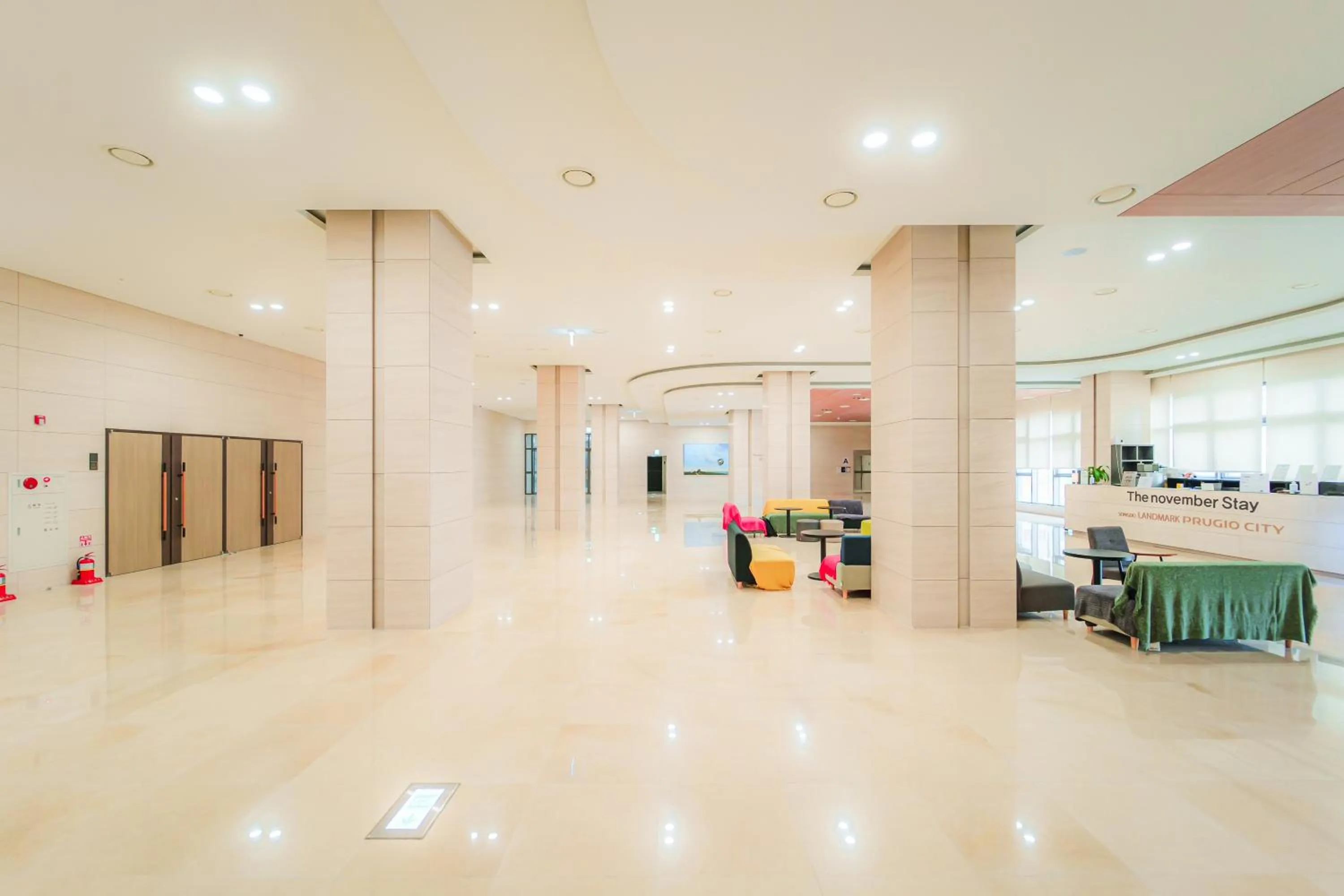 Lobby or reception in The November Stay In landmark