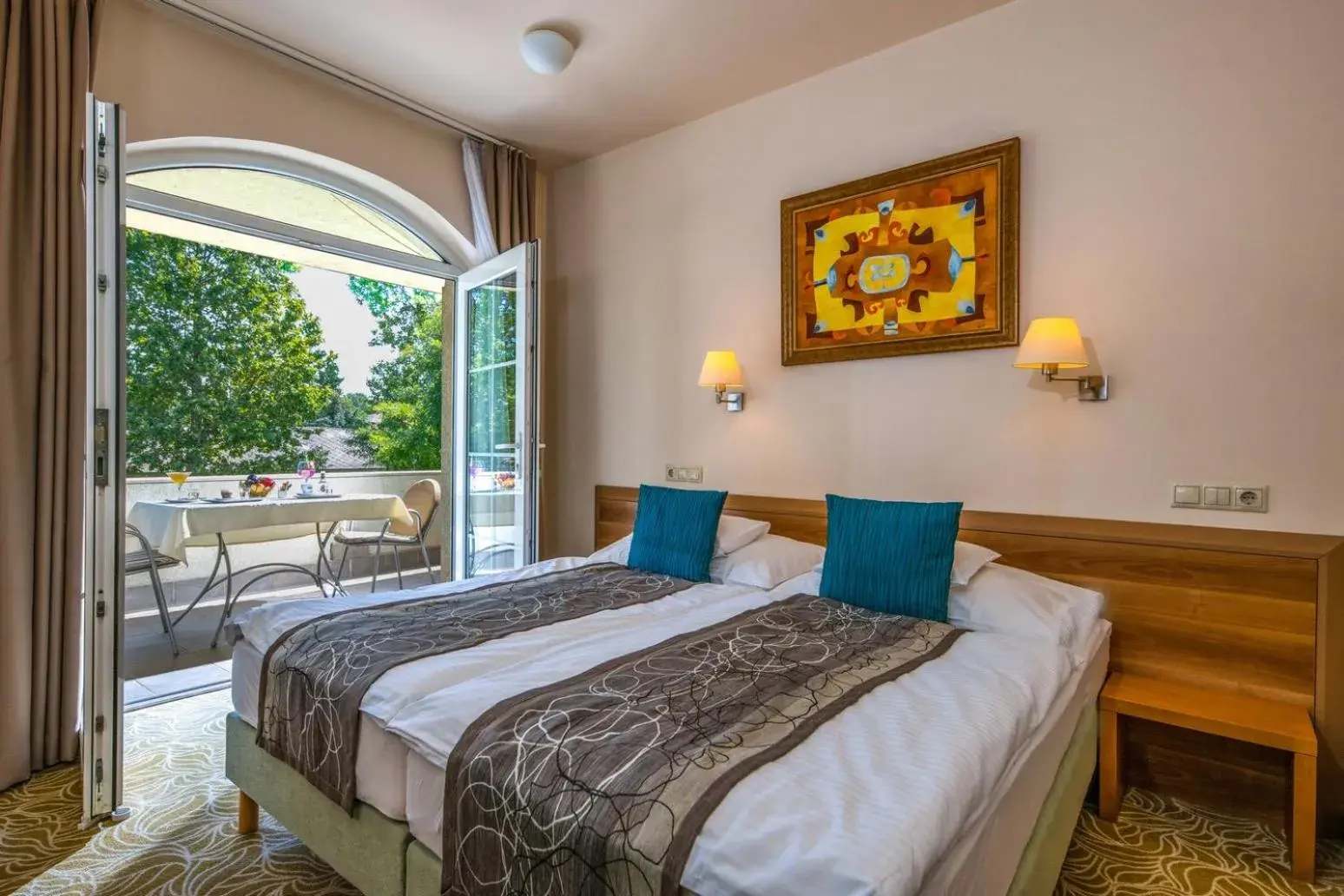 Standard Twin Room in Hotel Kiss Standard Twin Room in Hotel Kiss