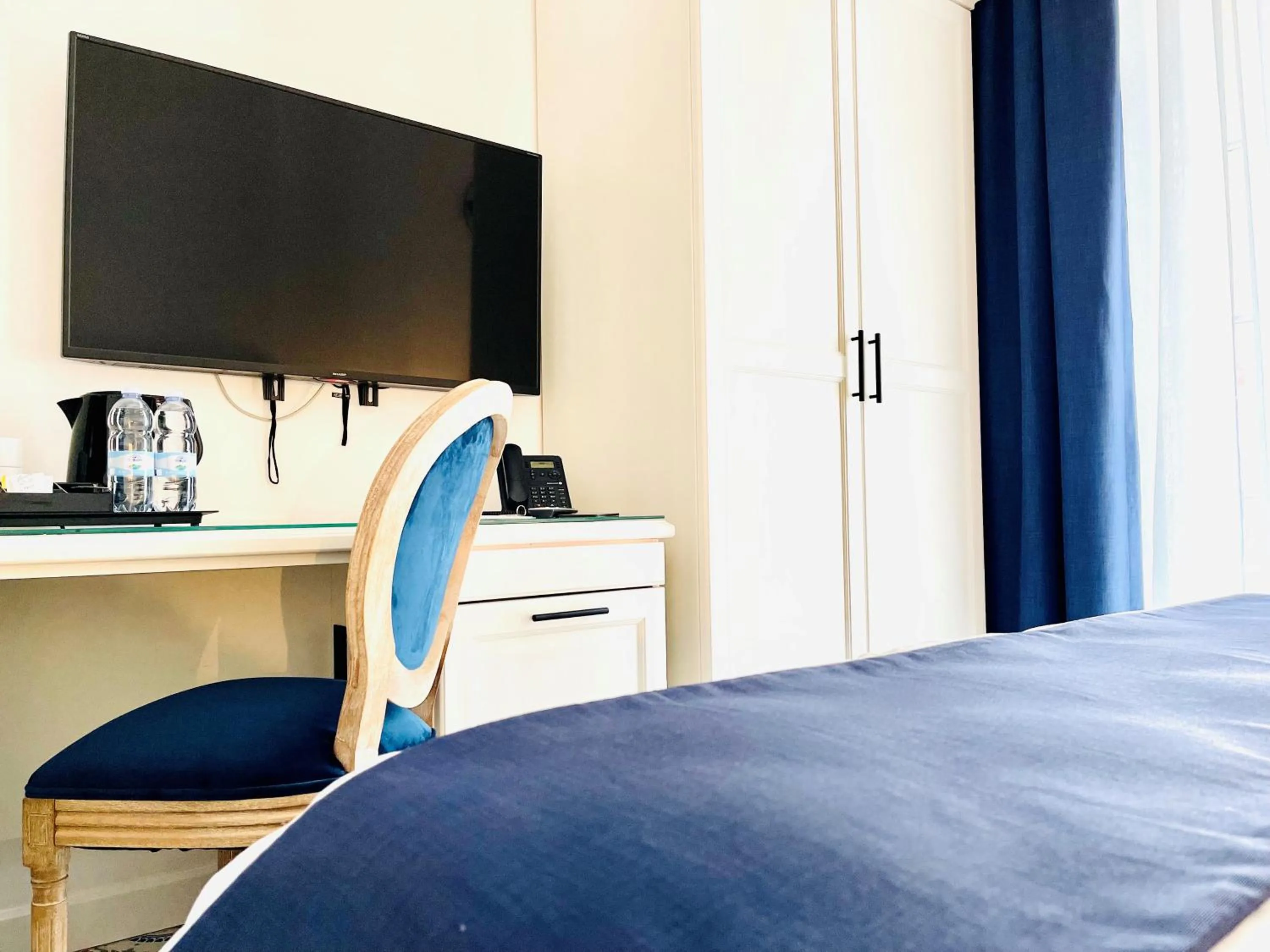 Coffee/tea facilities, Bed in Casa Reale Boutique Hotel