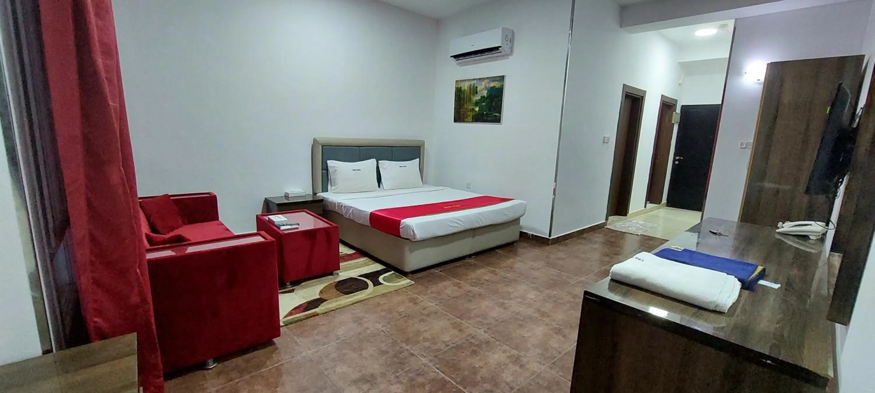 Photo of the whole room, Bed in EMAN HOUSE