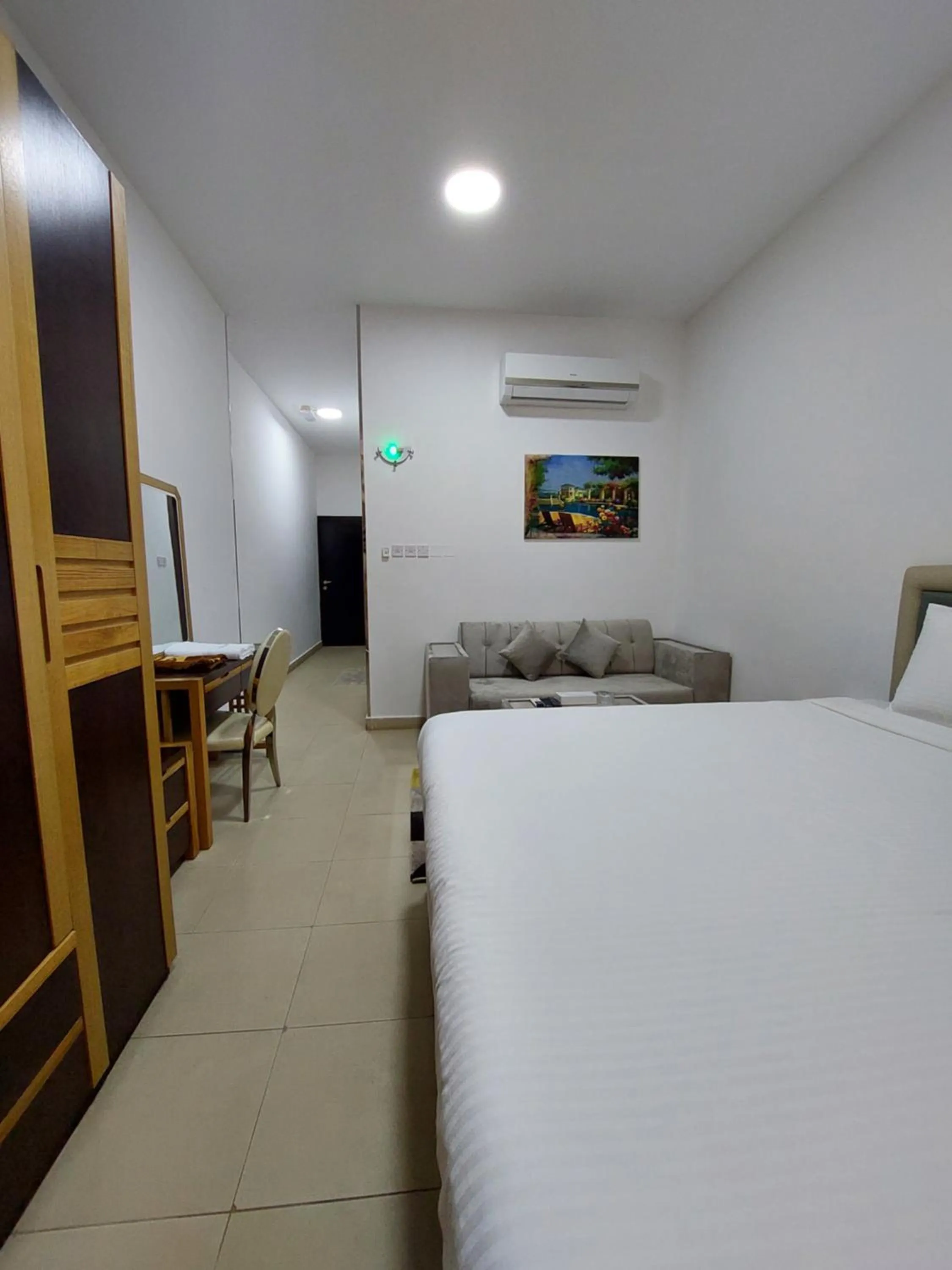 Photo of the whole room, Bed in EMAN HOUSE