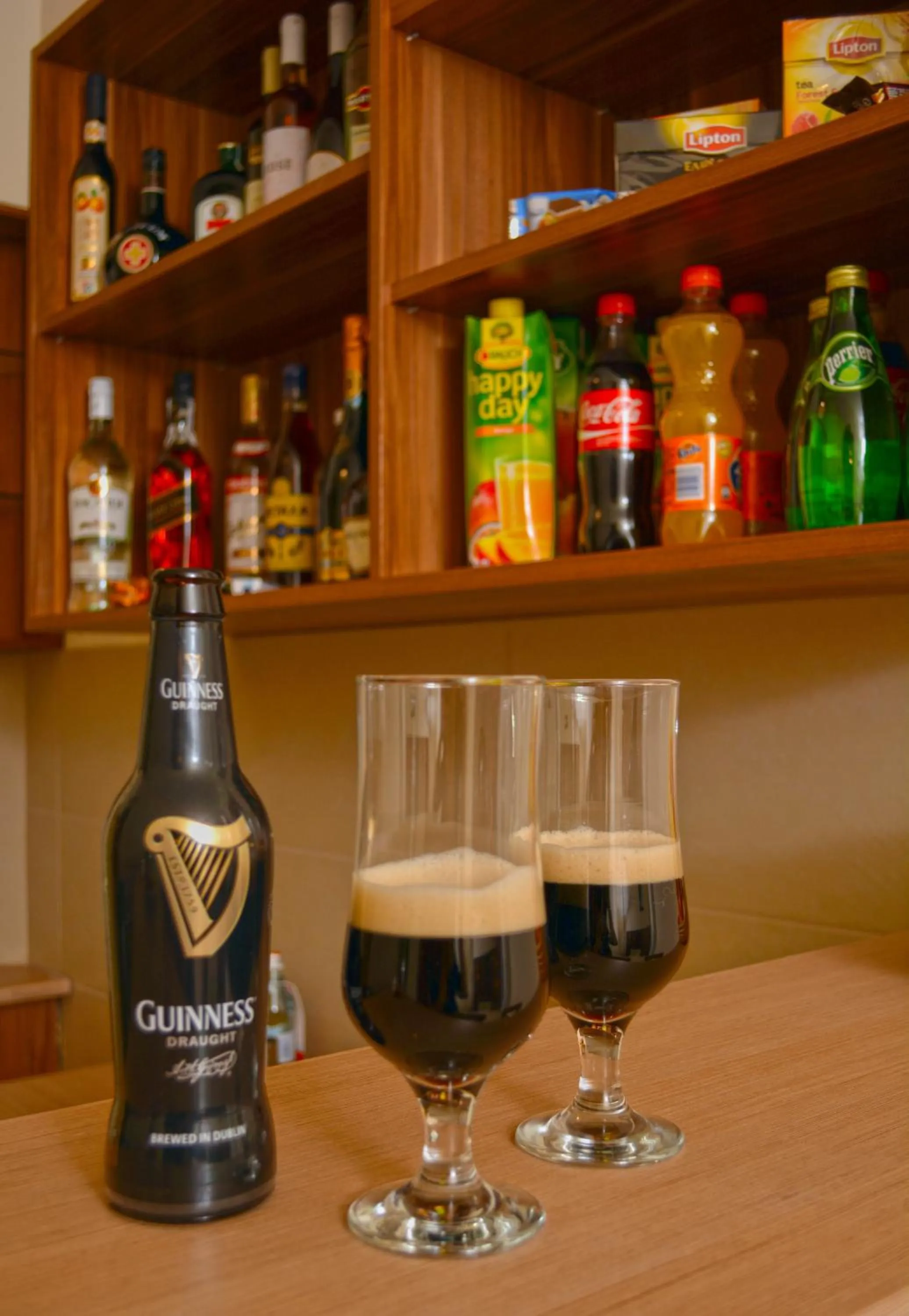 Facade/entrance, Drinks in Airport Glossel Panzió