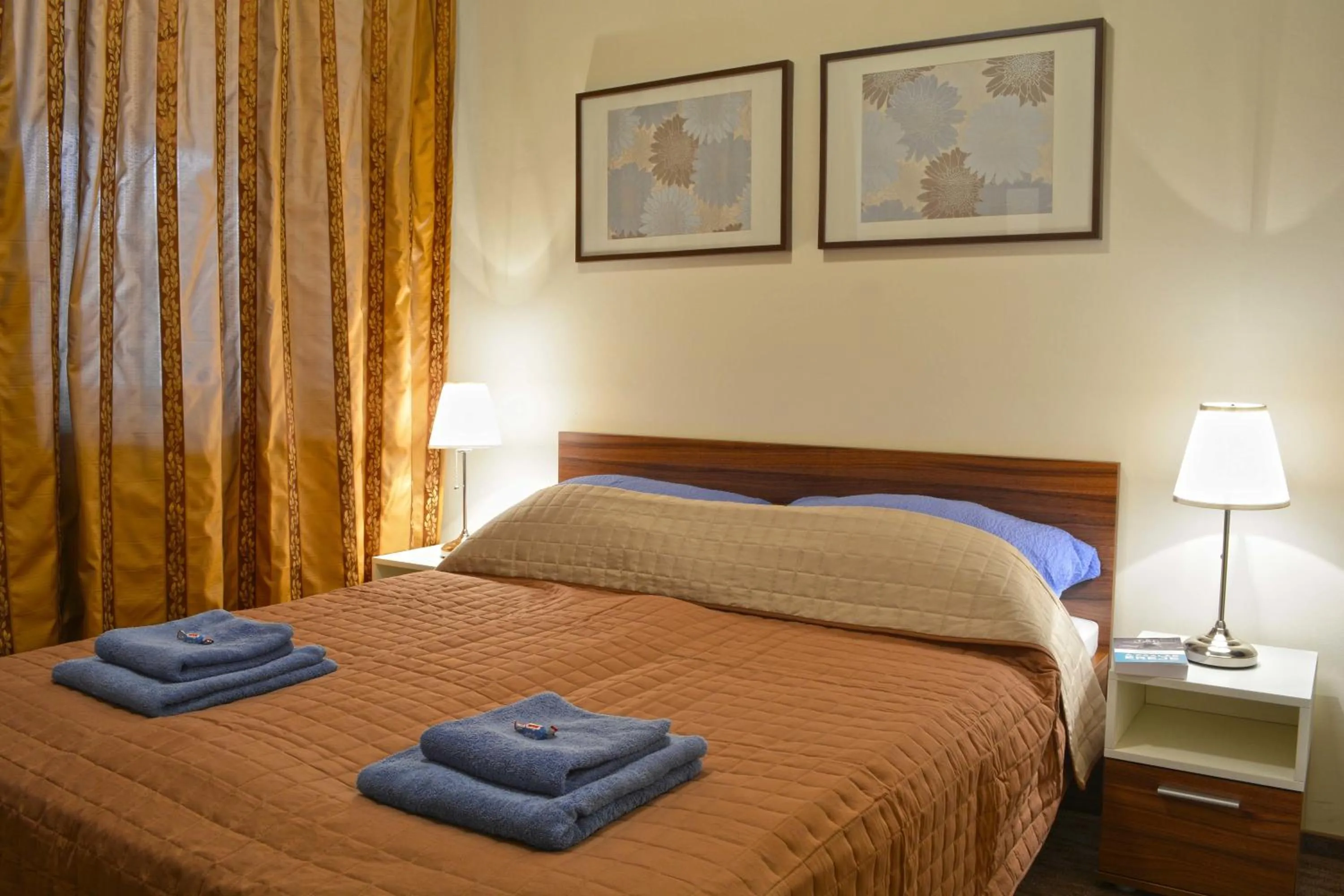 Decorative detail in Airport Glossel Panzió