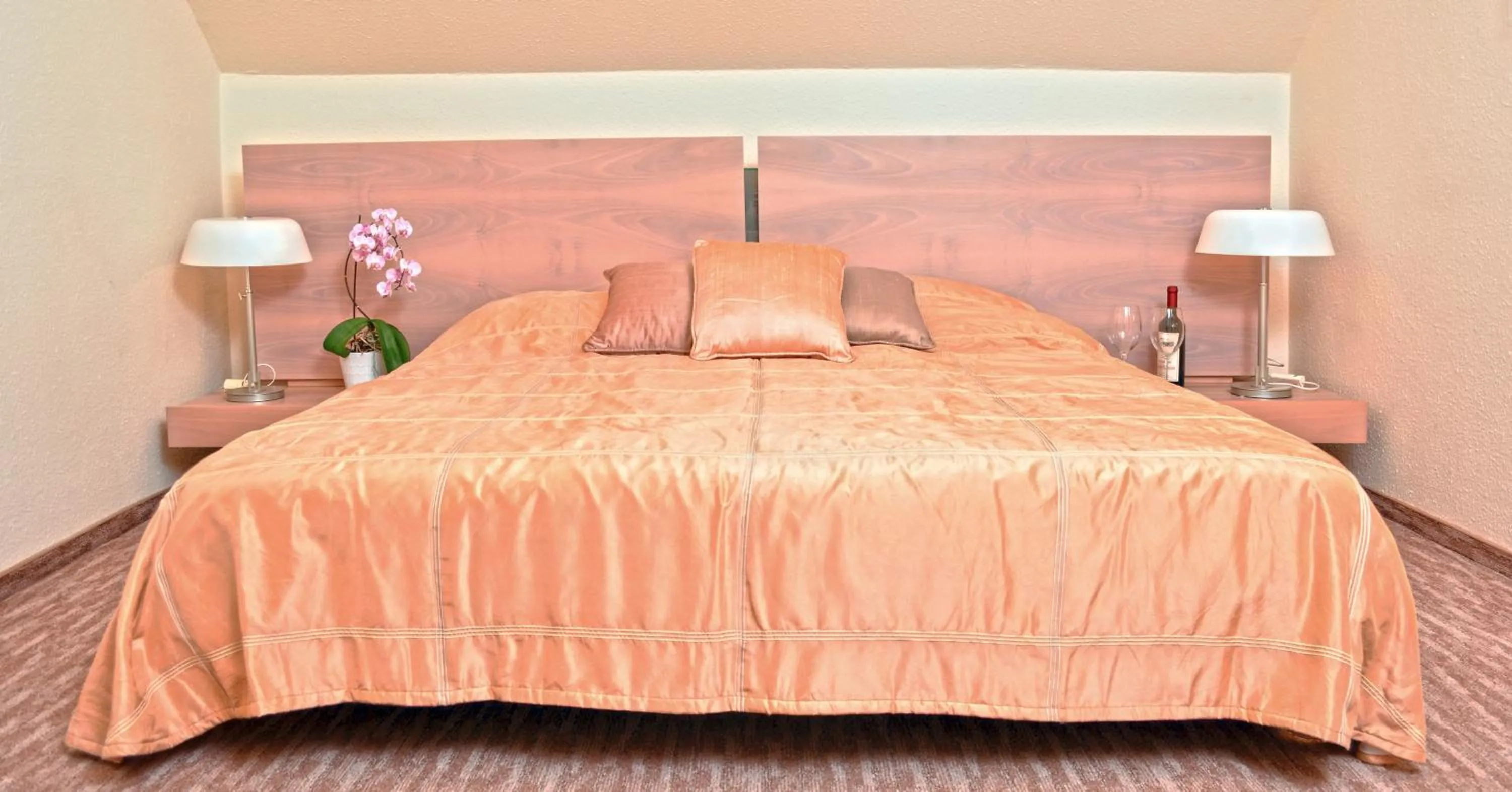 Decorative detail in Airport Glossel Panzió