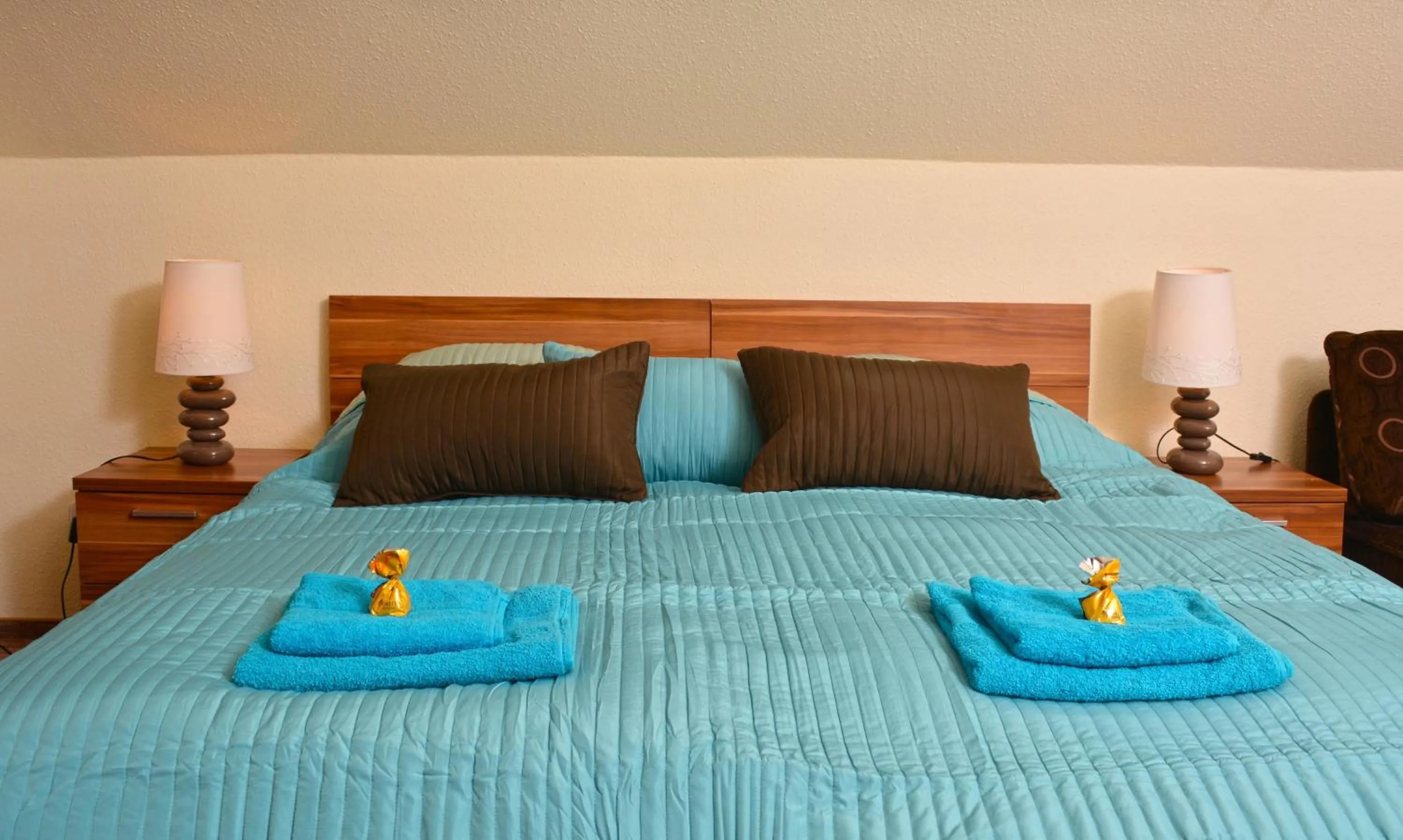 Decorative detail in Airport Glossel Panzió