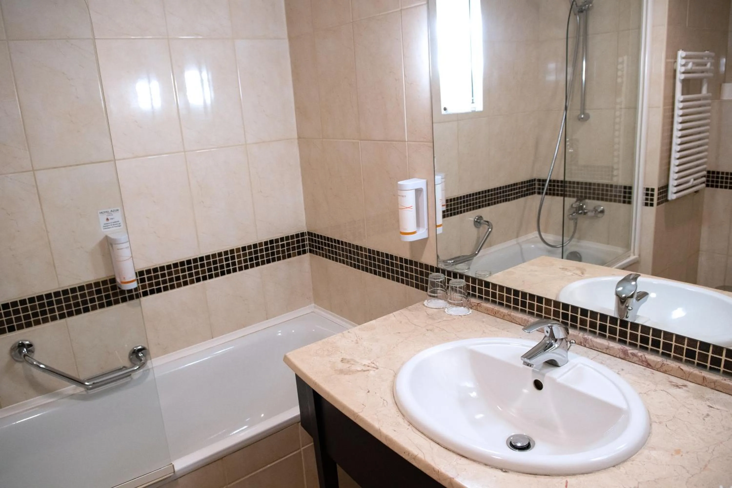 Bathroom in Hotel Azur Siofok