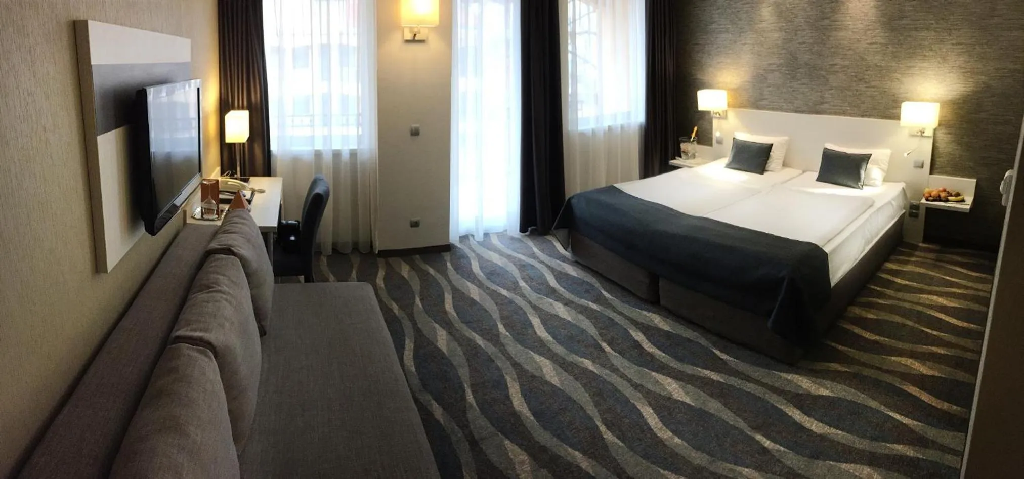 Photo of the whole room, Bed in Hotel Azur Siofok