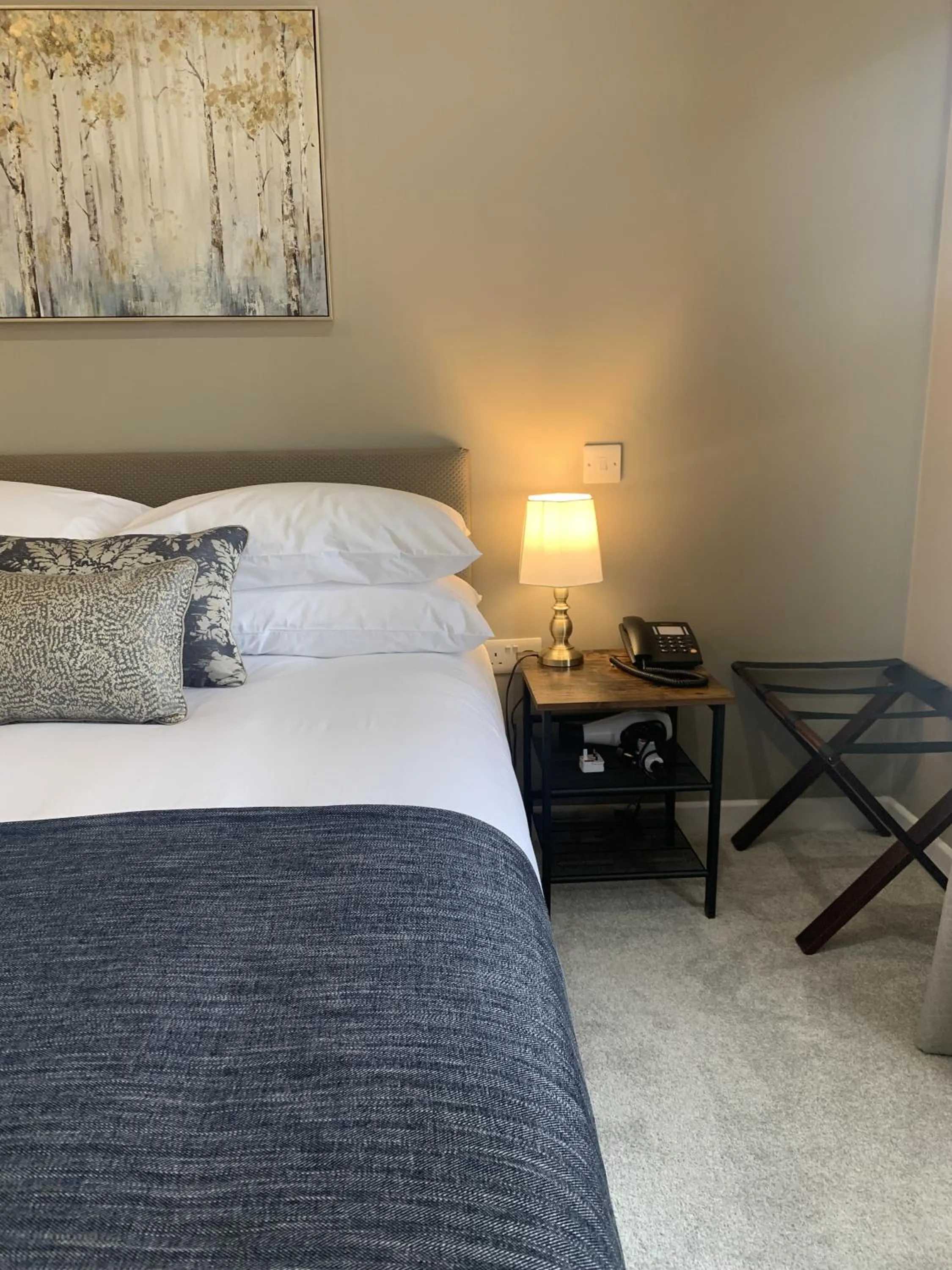 Bed in The Cedar Country Hotel