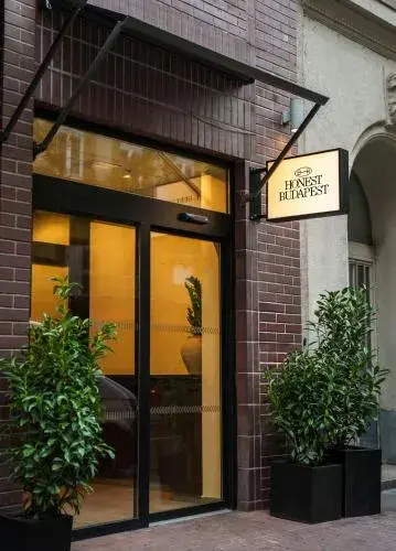 The Honest Budapest by Chic & Basic The Honest Budapest by Chic & Basic