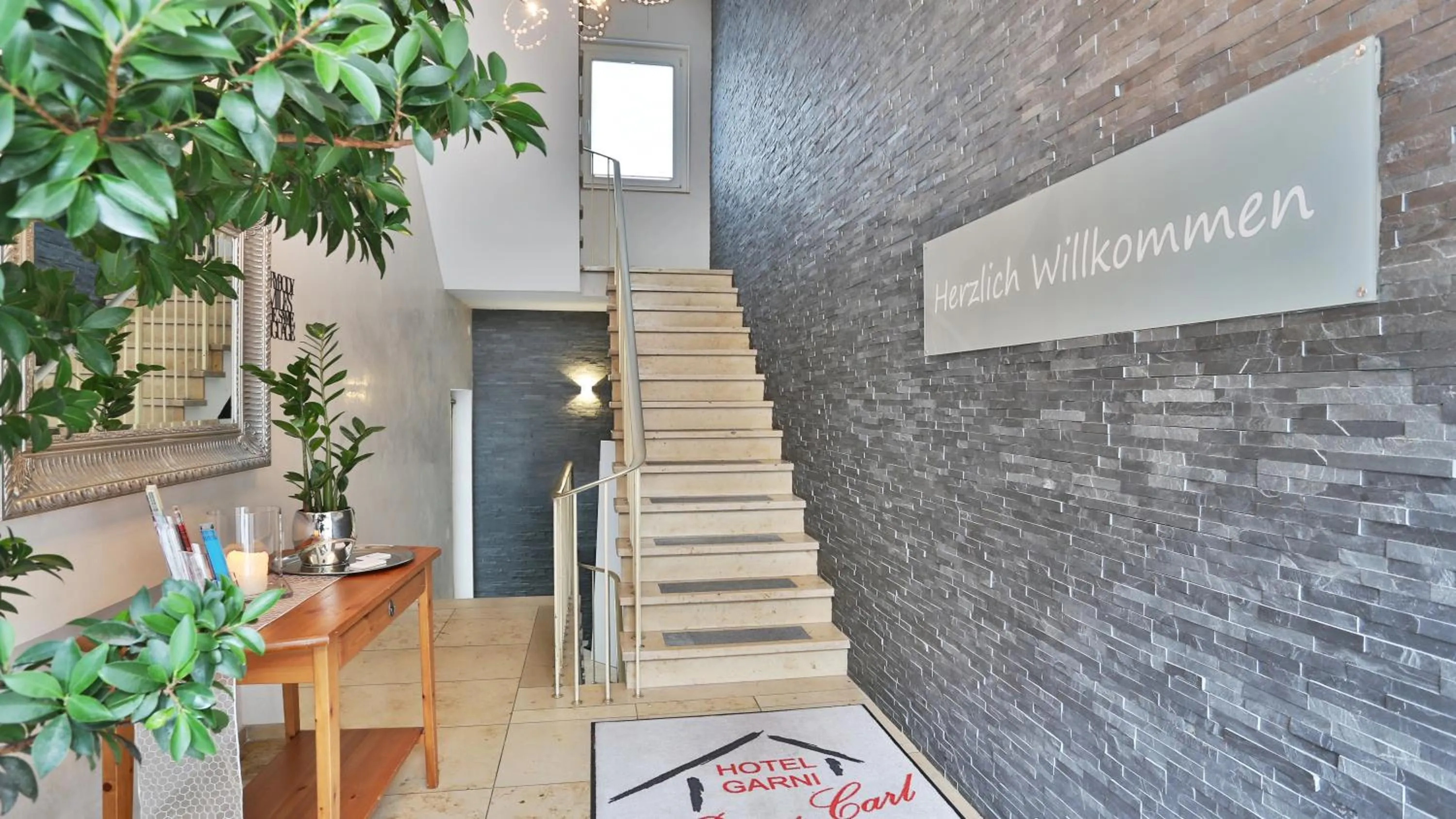 Facade/entrance in Hotel Prinz Carl