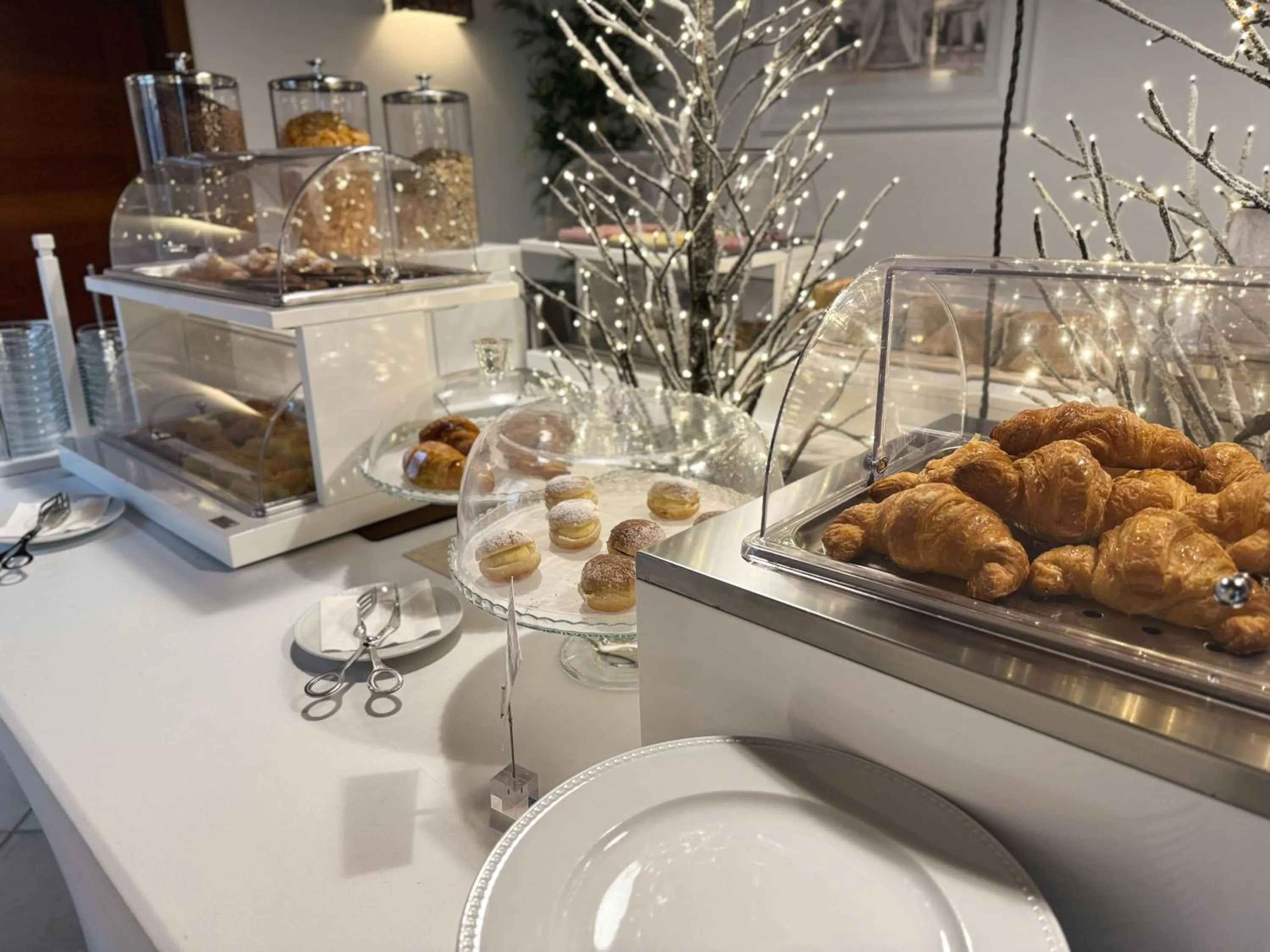 Buffet breakfast in Palazzo Sant'Elena Historic Hotel